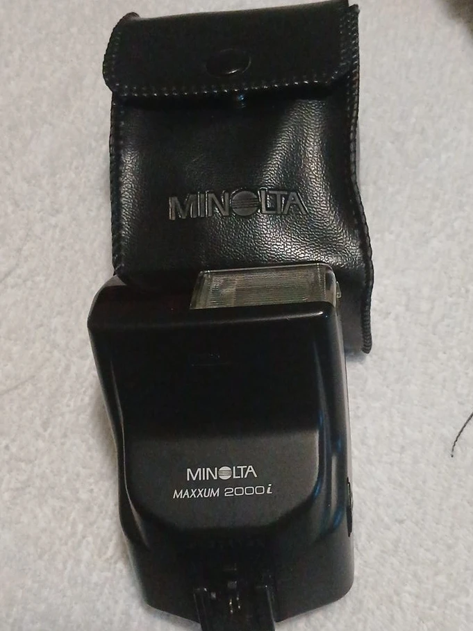 #cleanout Minolta Maxxum 2000i Flash with Case