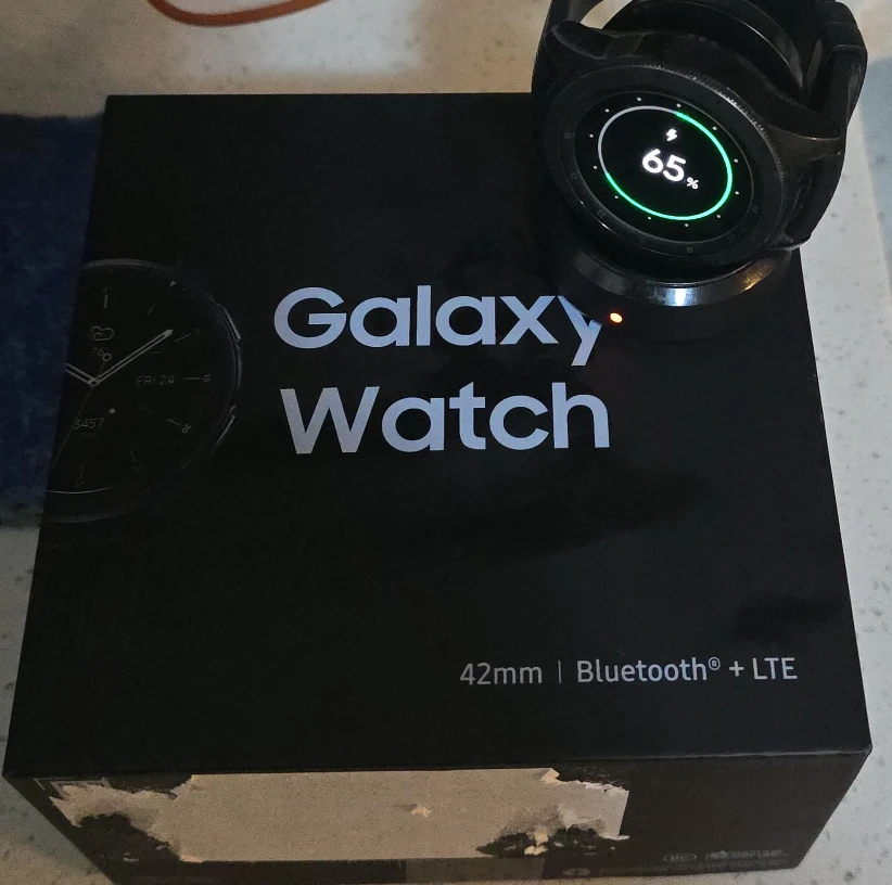 Samsung Galaxy Watch 42mm Bluetooth + LTE