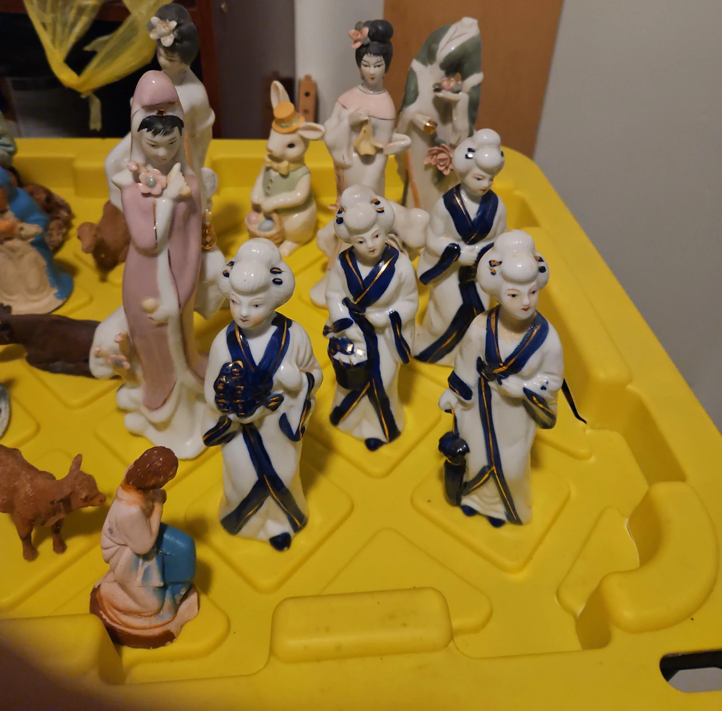 Vintage Ceramic Figurines set