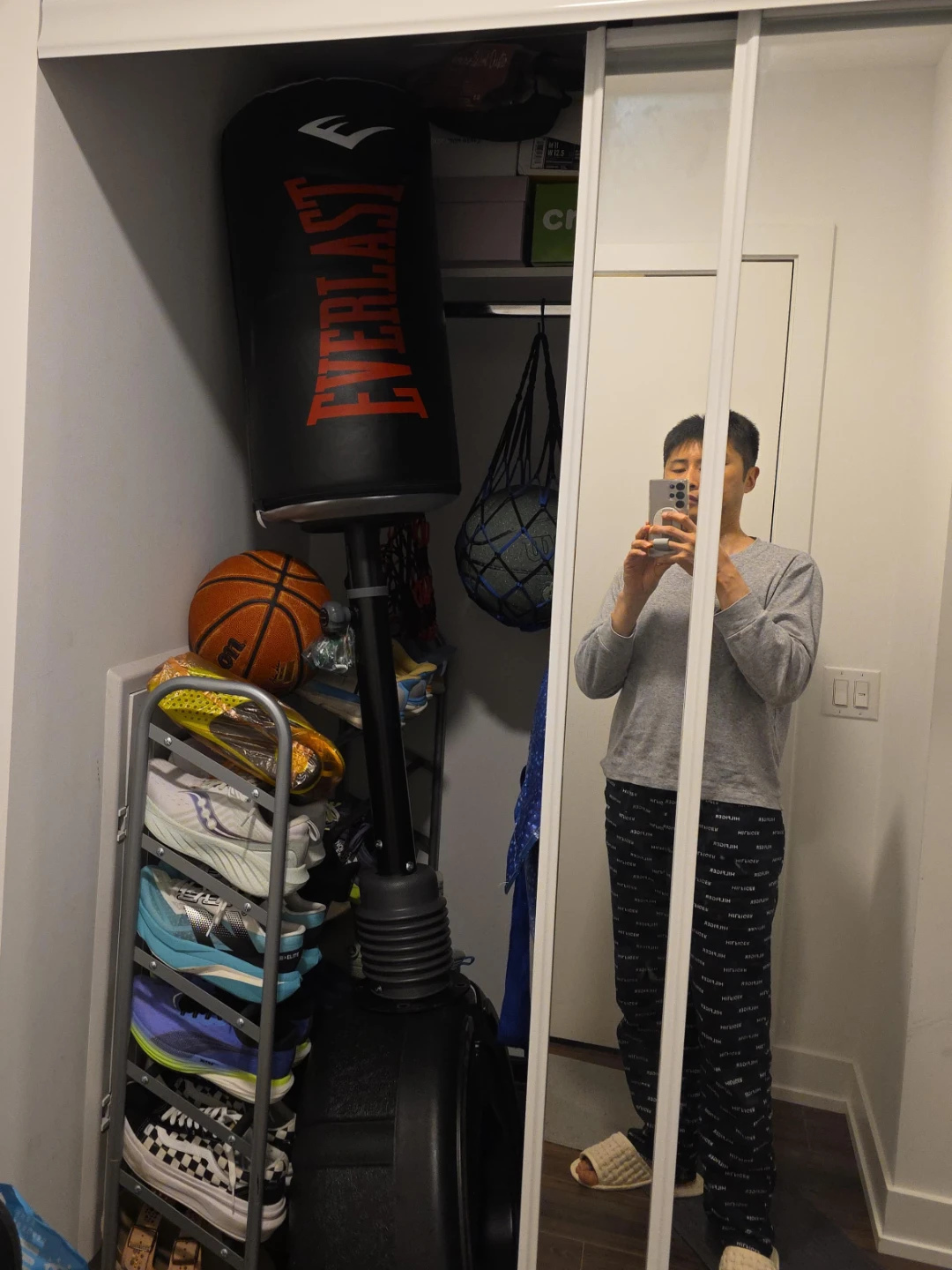 Everlast Freestanding Punching Bag