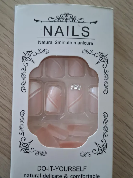 DIY Natural 2-Minute Manicure Nails