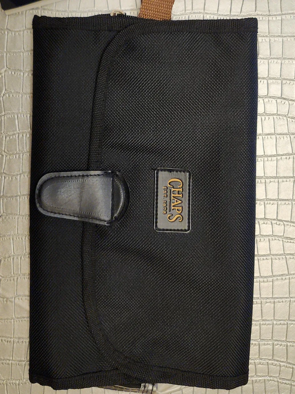 Chaps Voyager Collection Roll-Up Kit