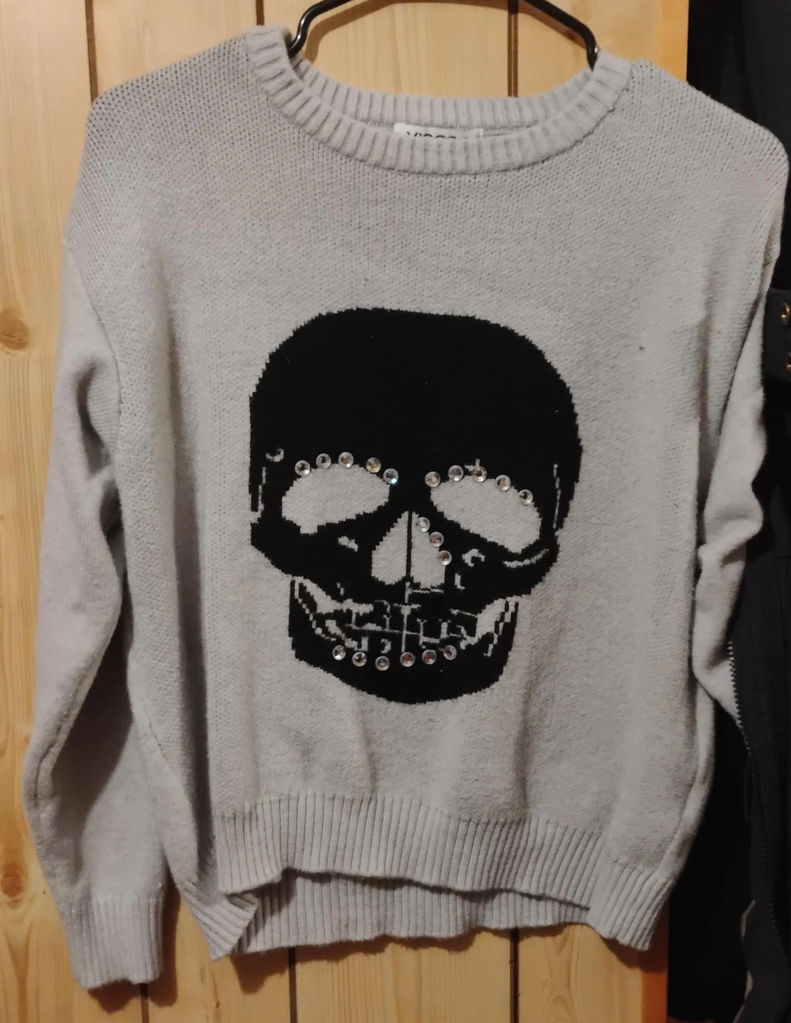 Vigoss Grey Skull Sweater - Size Small