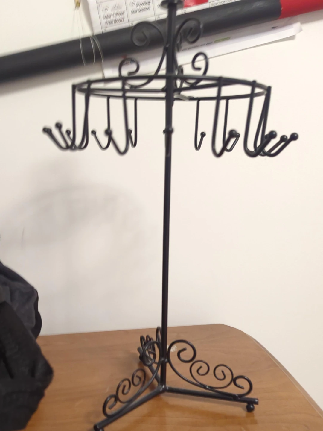 Black Metal Jewelry Organizer Stand
