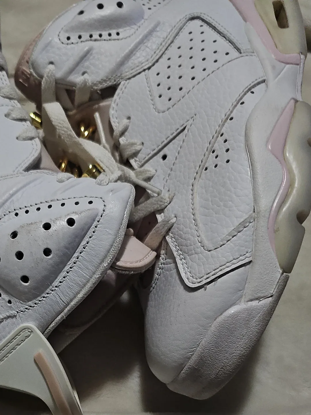 Nike Women's  Air Jordan 6 Retro