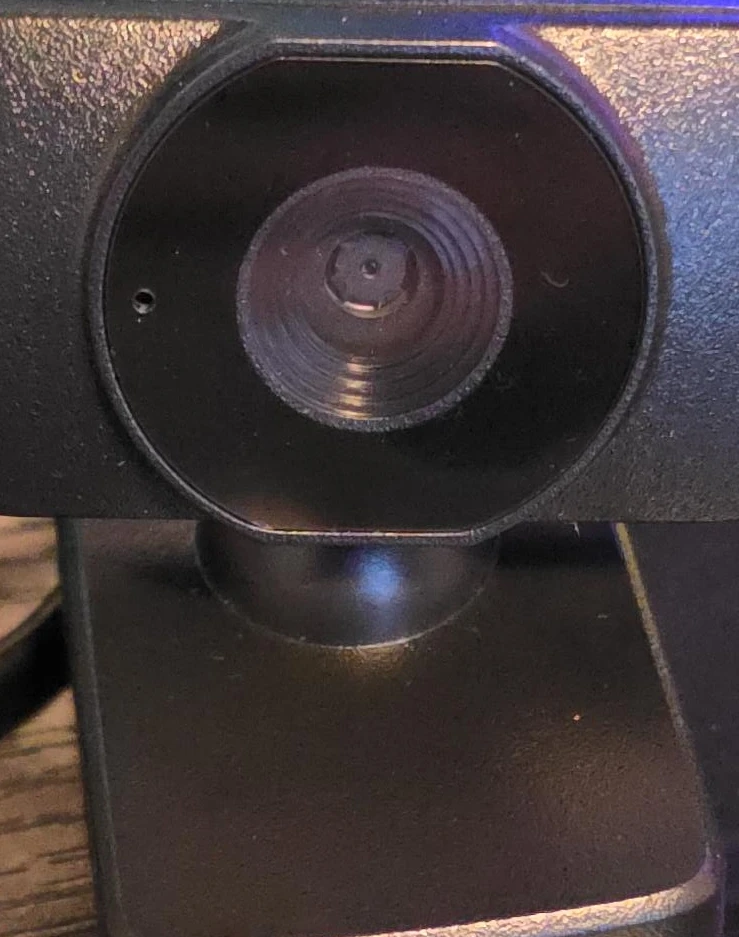 onn. 1440p Webcam with Autofocus and swivel head