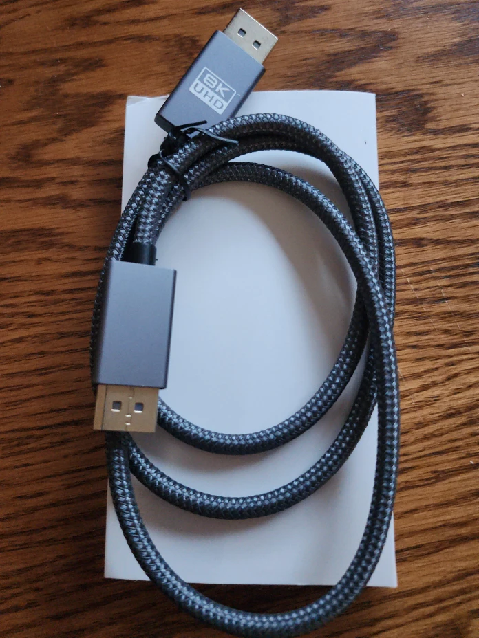 8K UHD DisplayPort Cable