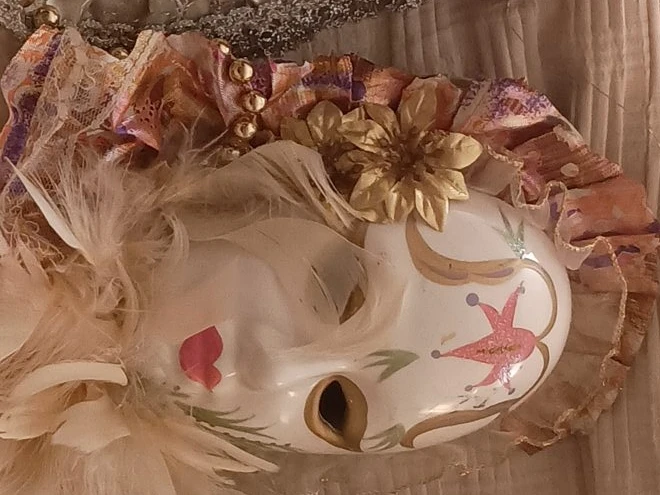 Collection of 6 Decorative Venetian Masks - photo 3