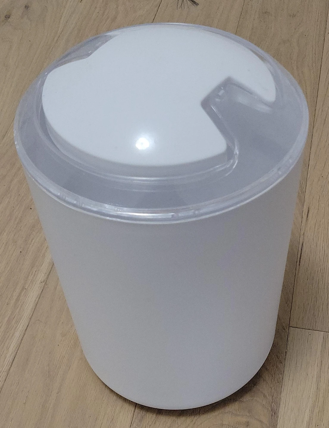 Garbage bin - white