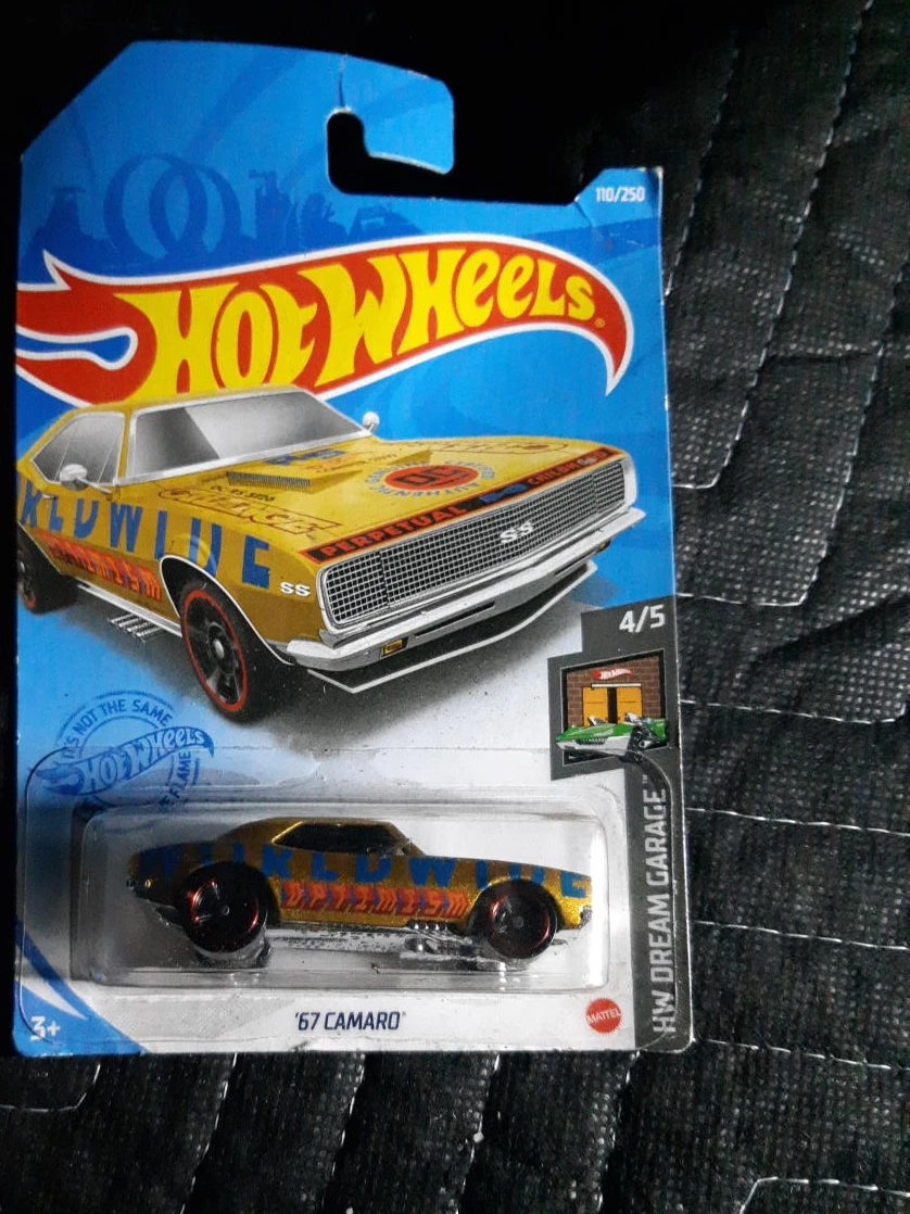 Hot Wheels '67 Camaro Diecast Car