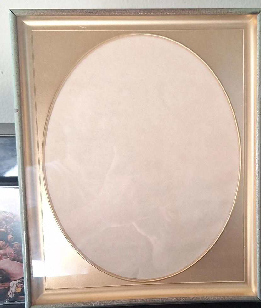 Oval Picture Frame