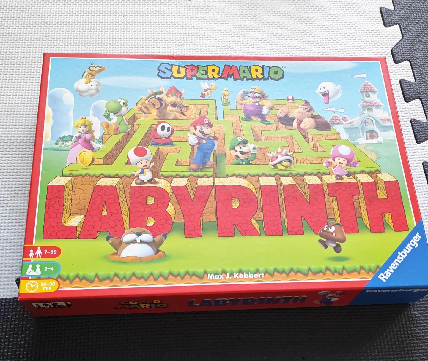 Super Mario Labyrinth Board Game - photo 2