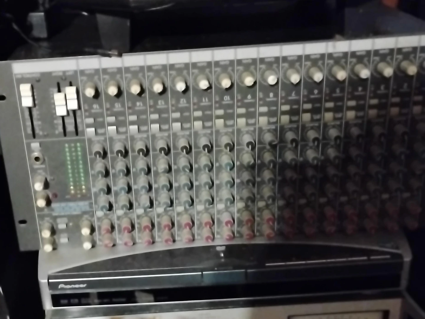 Behringer Xenyx 1622FX Mixer