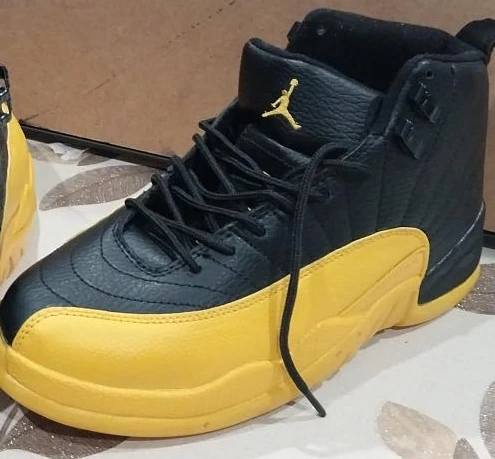 Air Jordan 12 Retro Black/Taxi