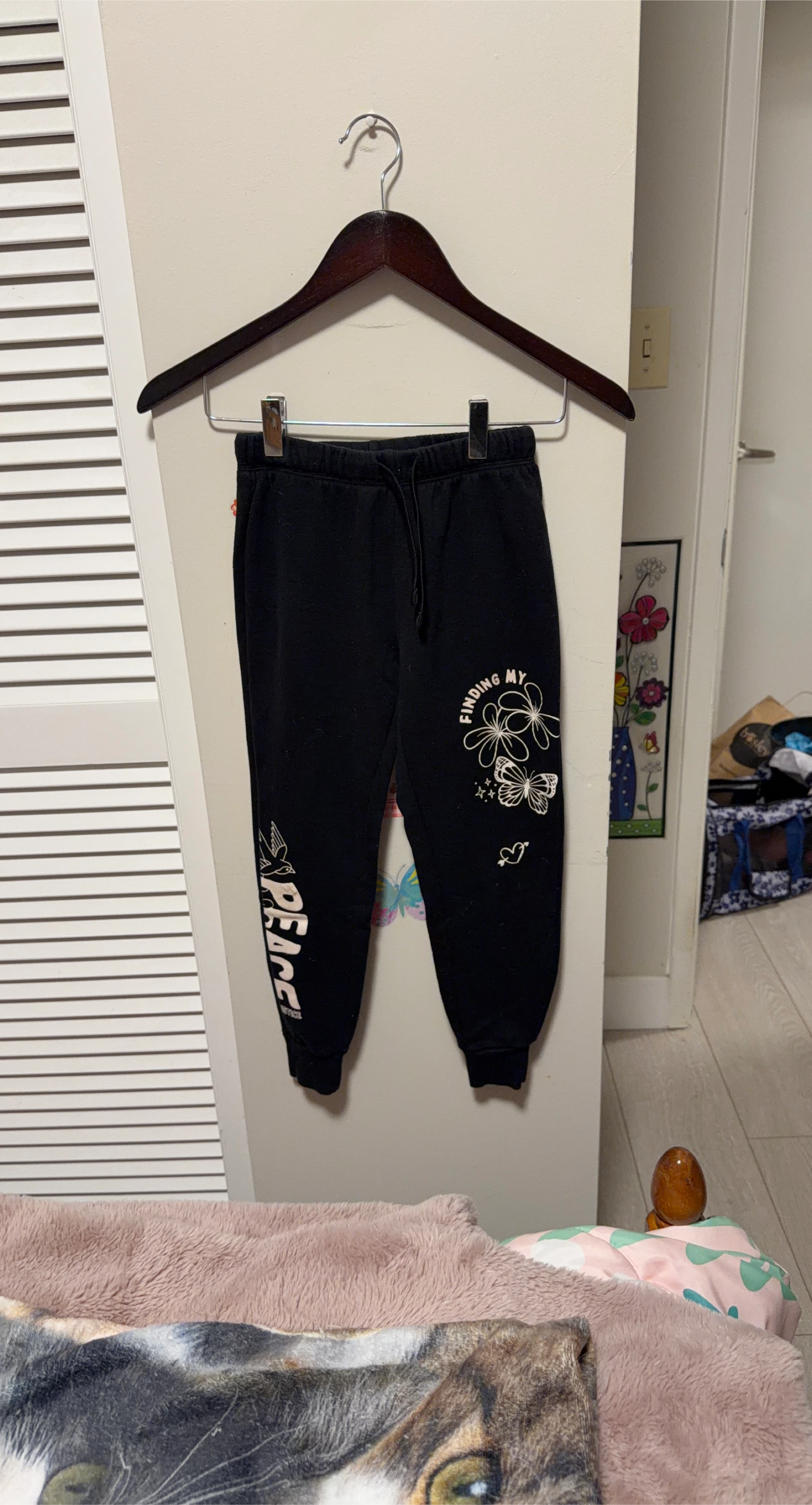 Girl's Black Sweatpants - Small