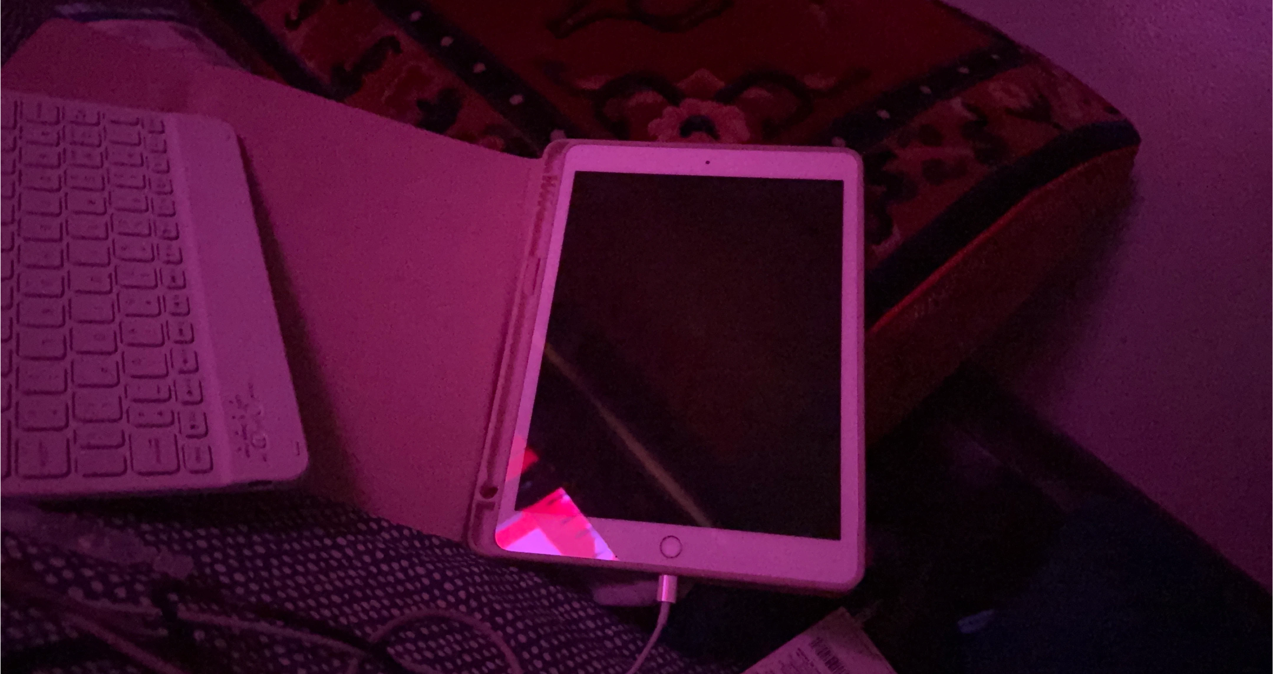 Apple iPad with Keyboard Case