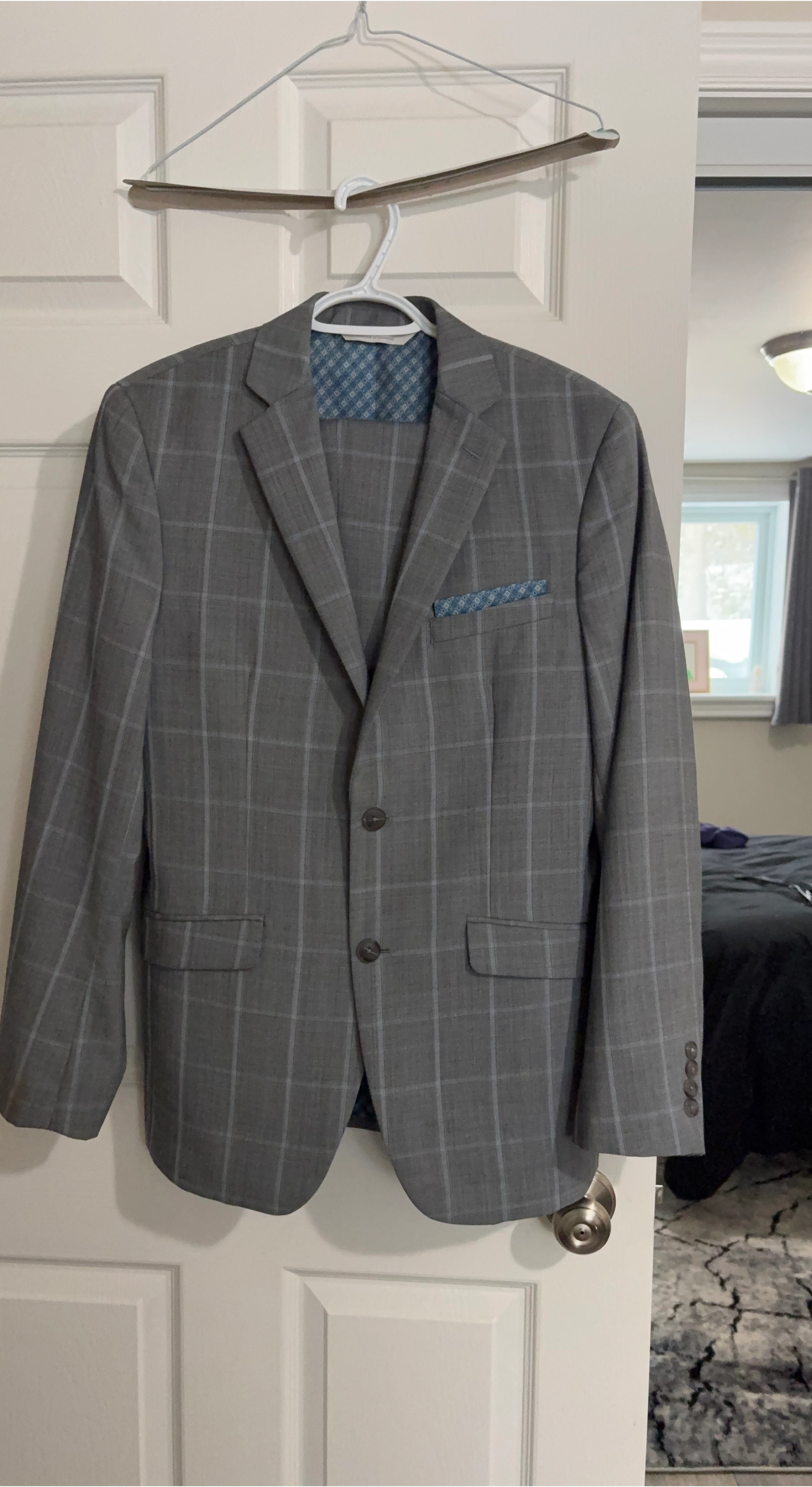 Perry Ellis Portfolio Suit - 38R/32W