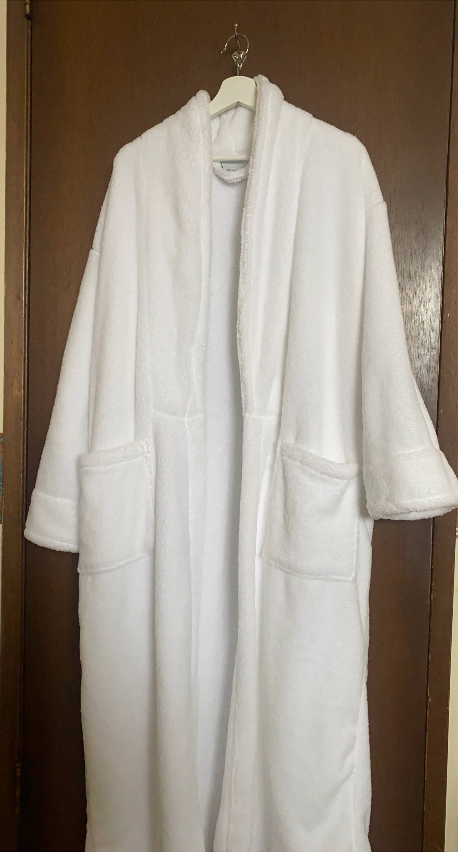Warm Buddy White Robe - Size M/L