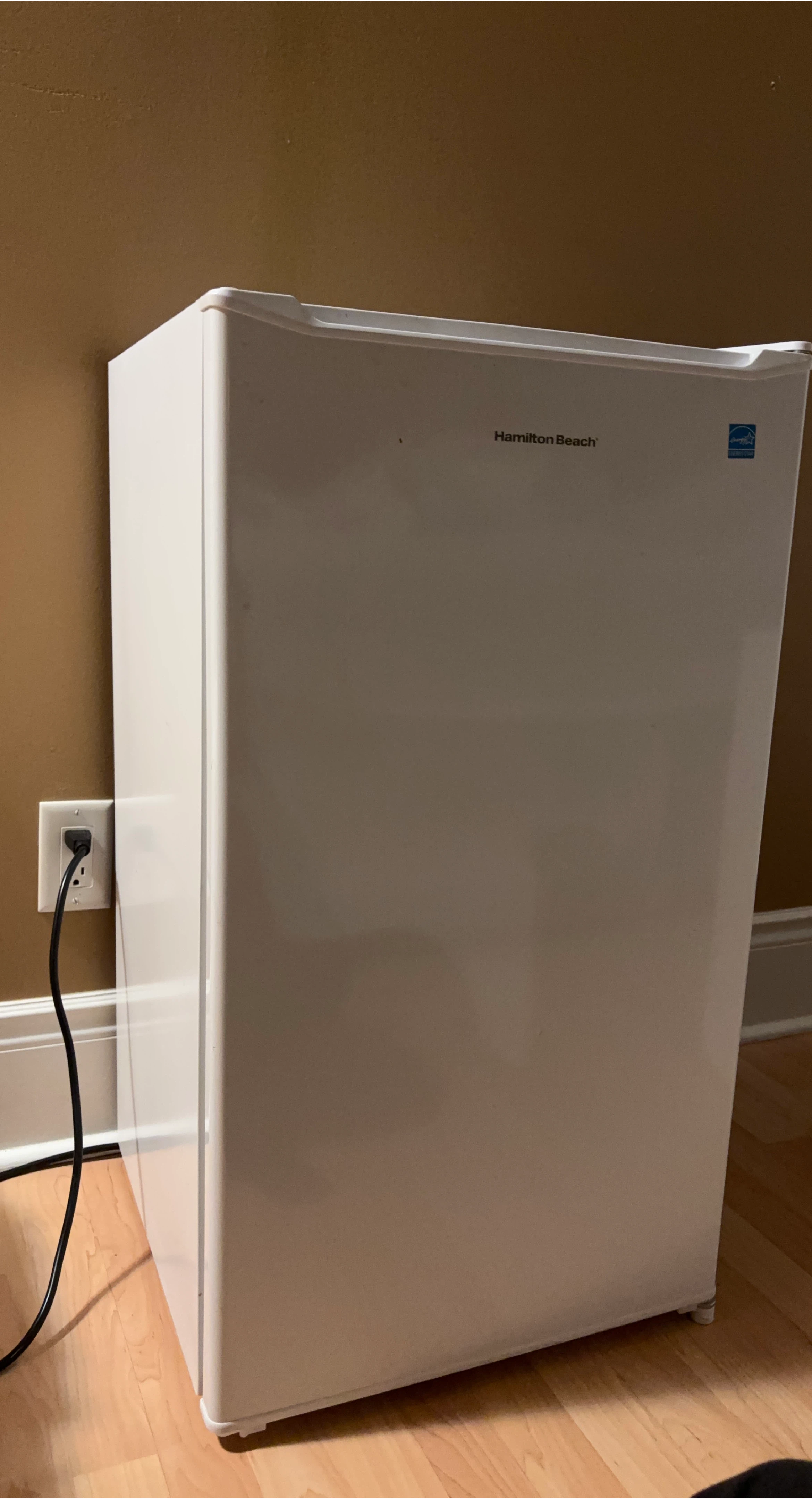 Hamilton Beach mini Fridge