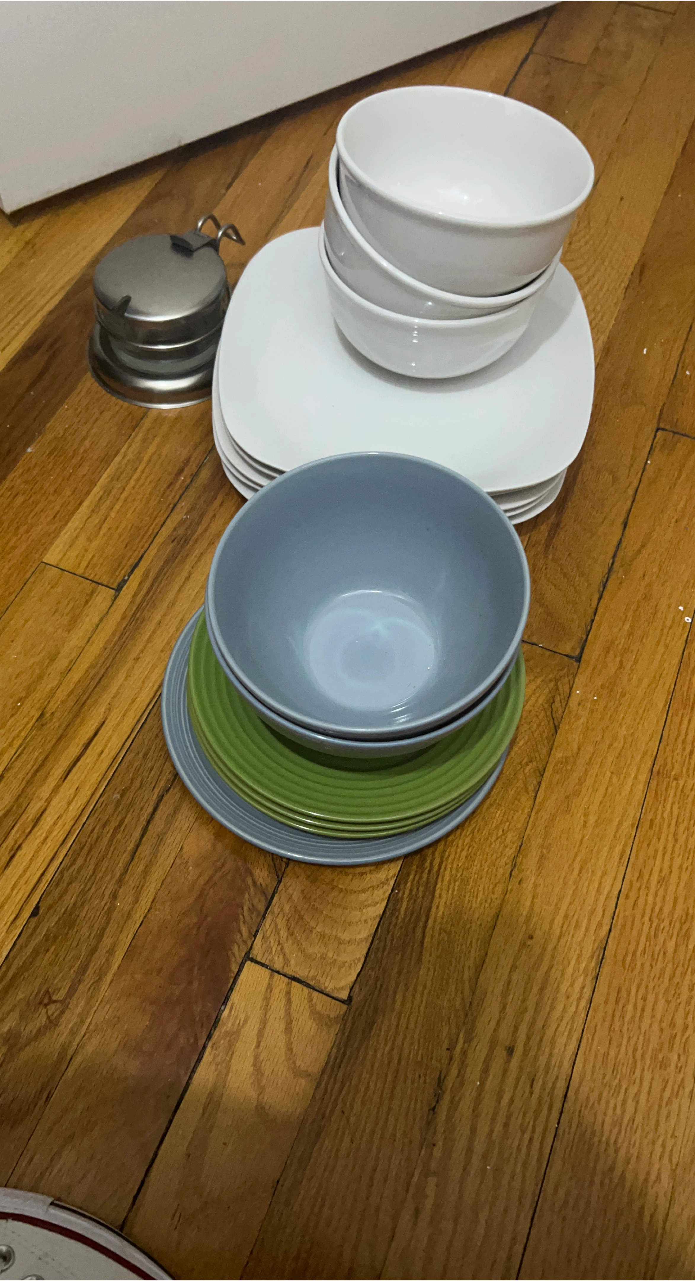 Bowls and Plates Set