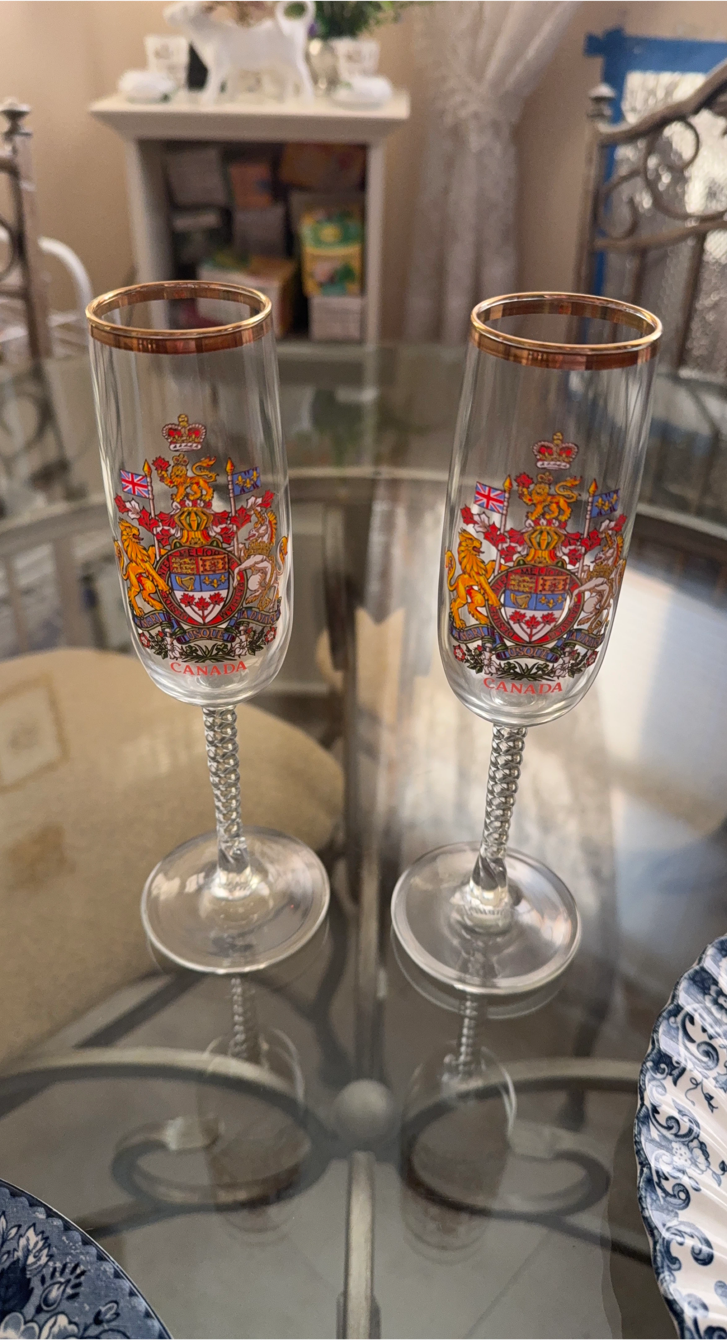 Set of 2 Canada Champagne Flutes