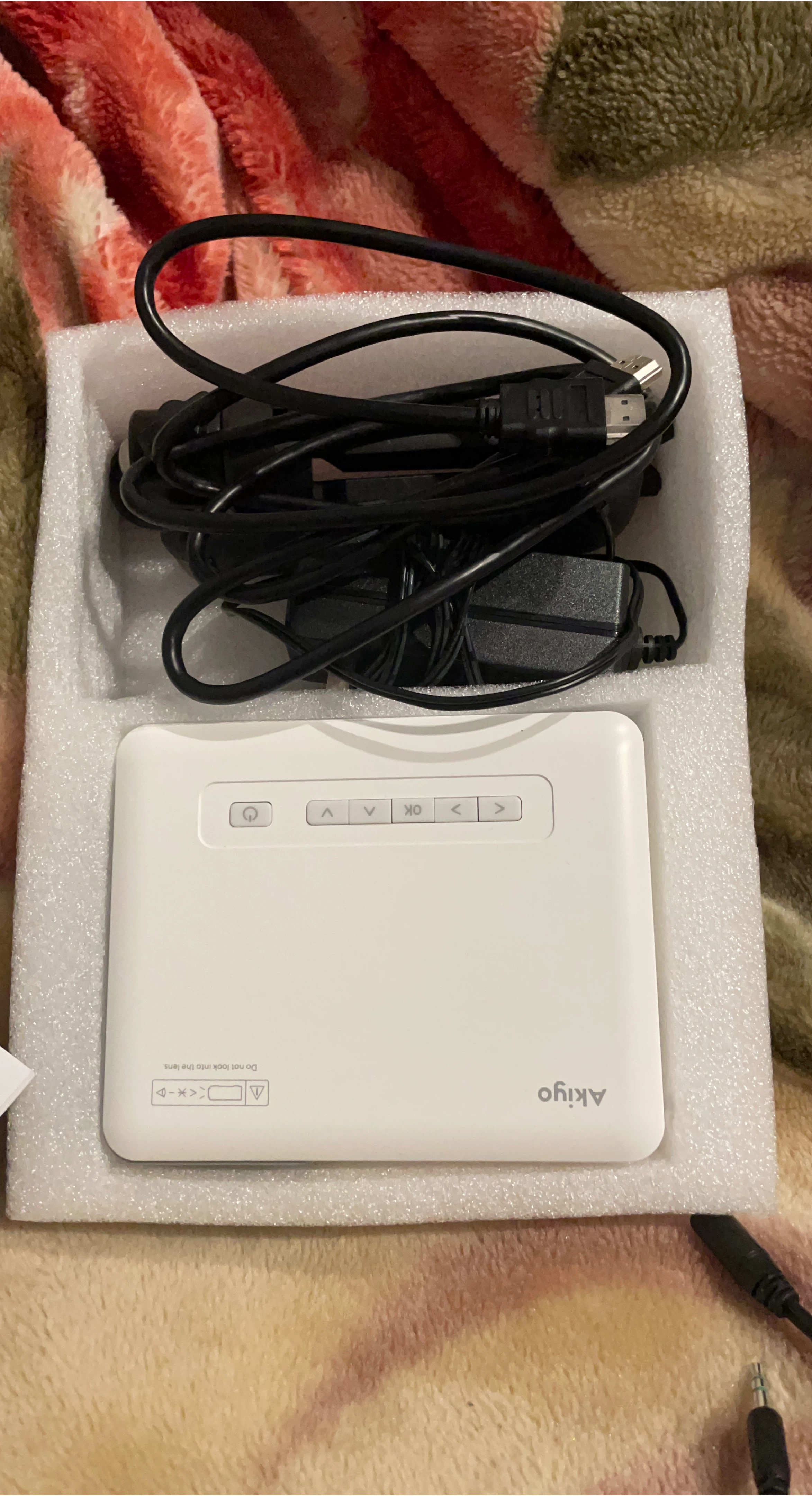 Akiyo Digital Projector - Like New!