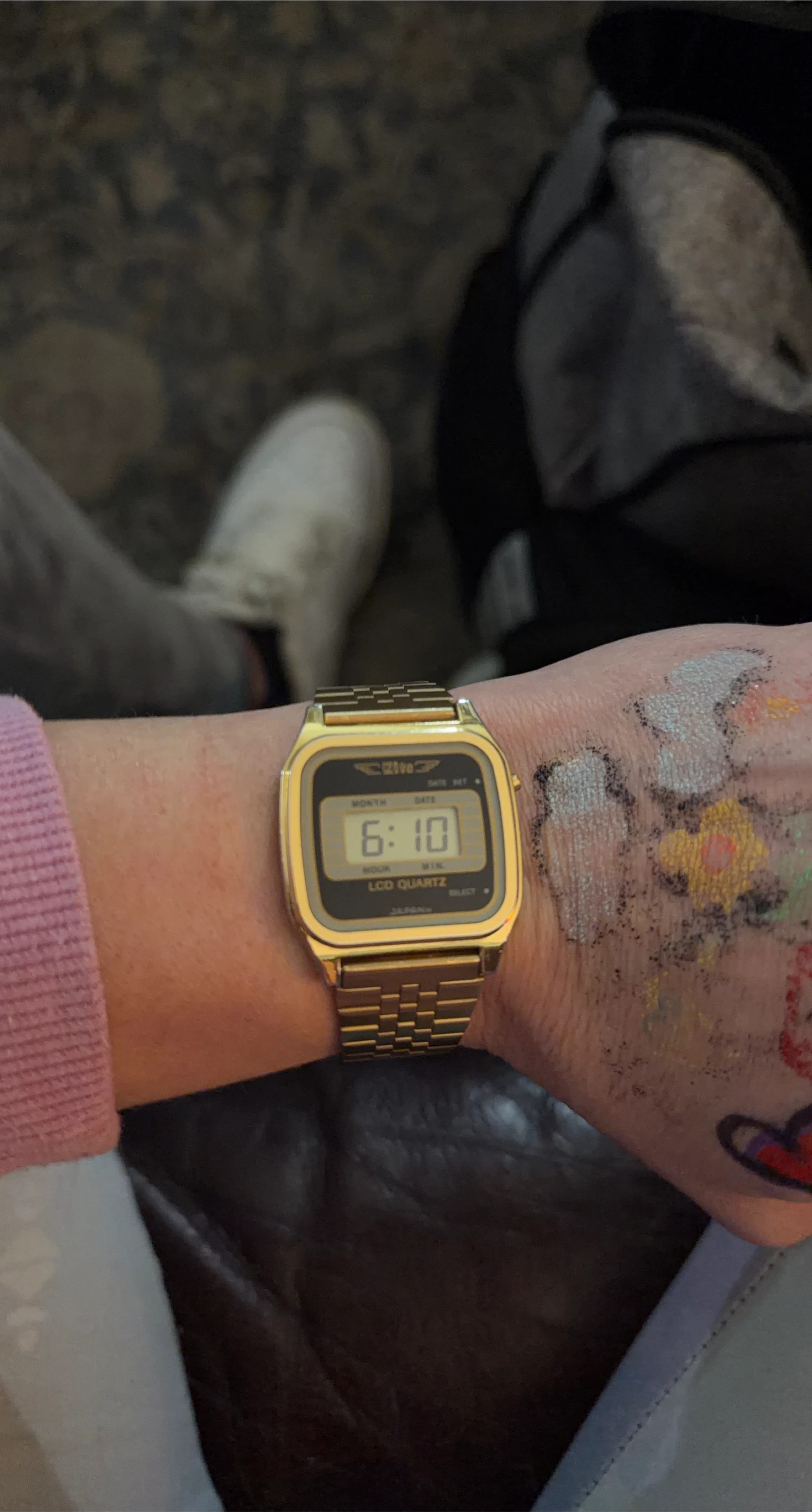 Kits LCD Quartz Gold Watch❤️
