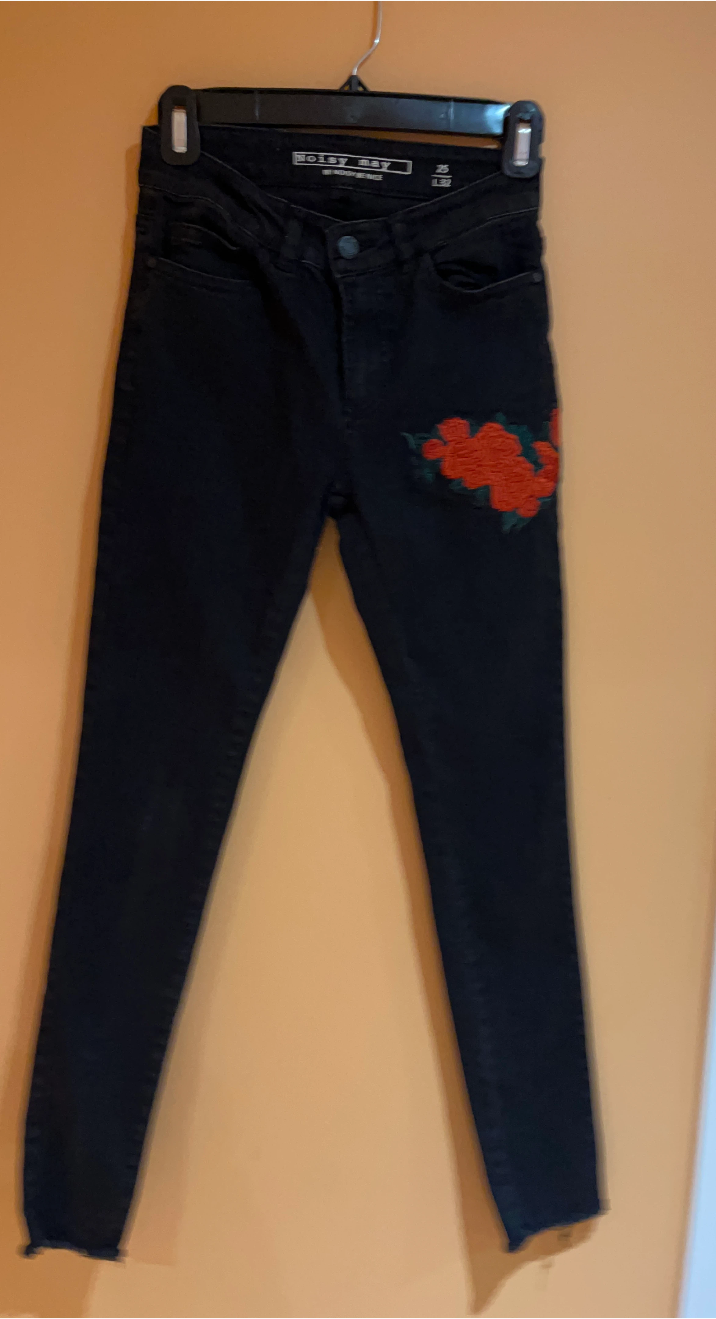 Noisy May Black Embroidered Jeans - Size 25