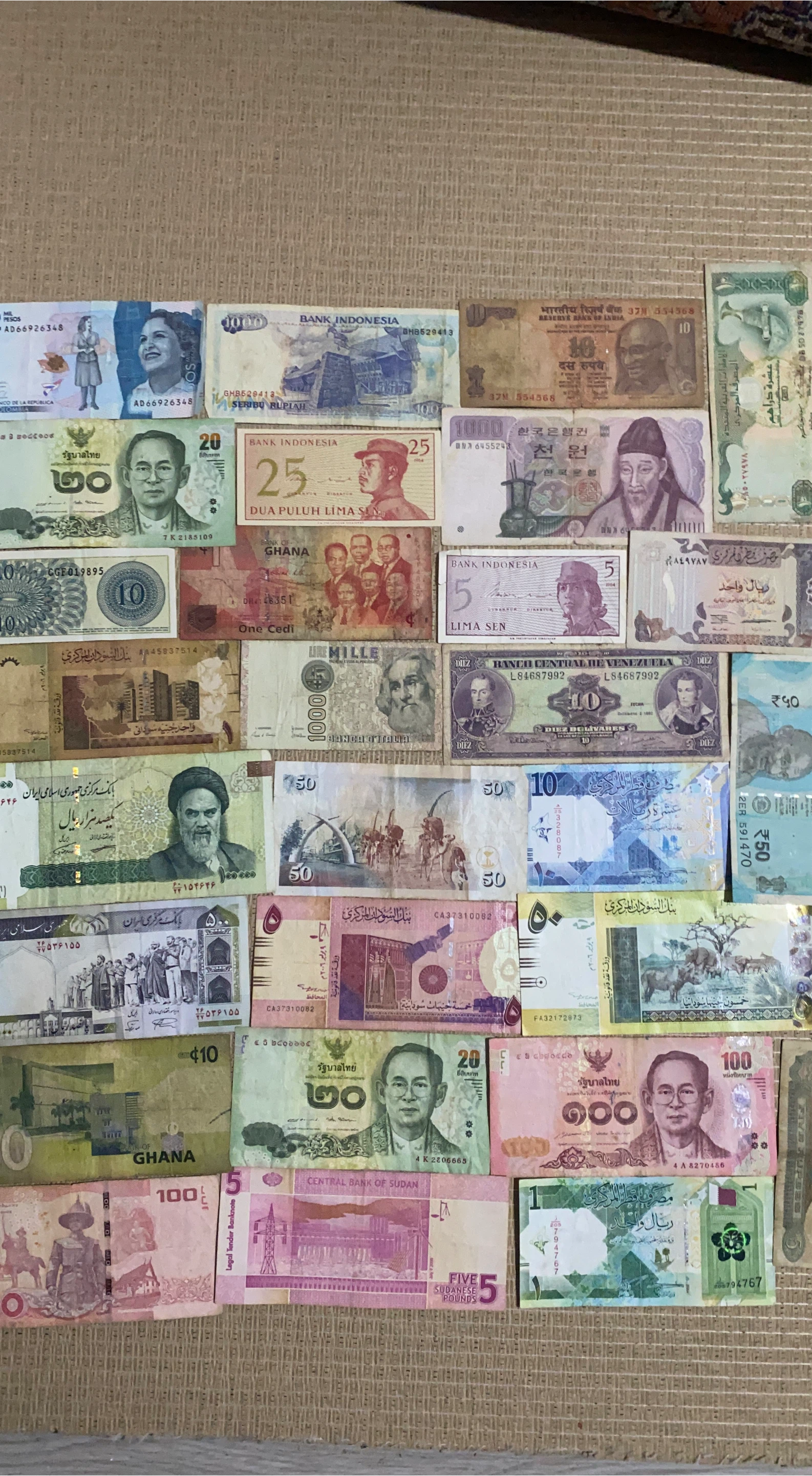 Collection of World Currency