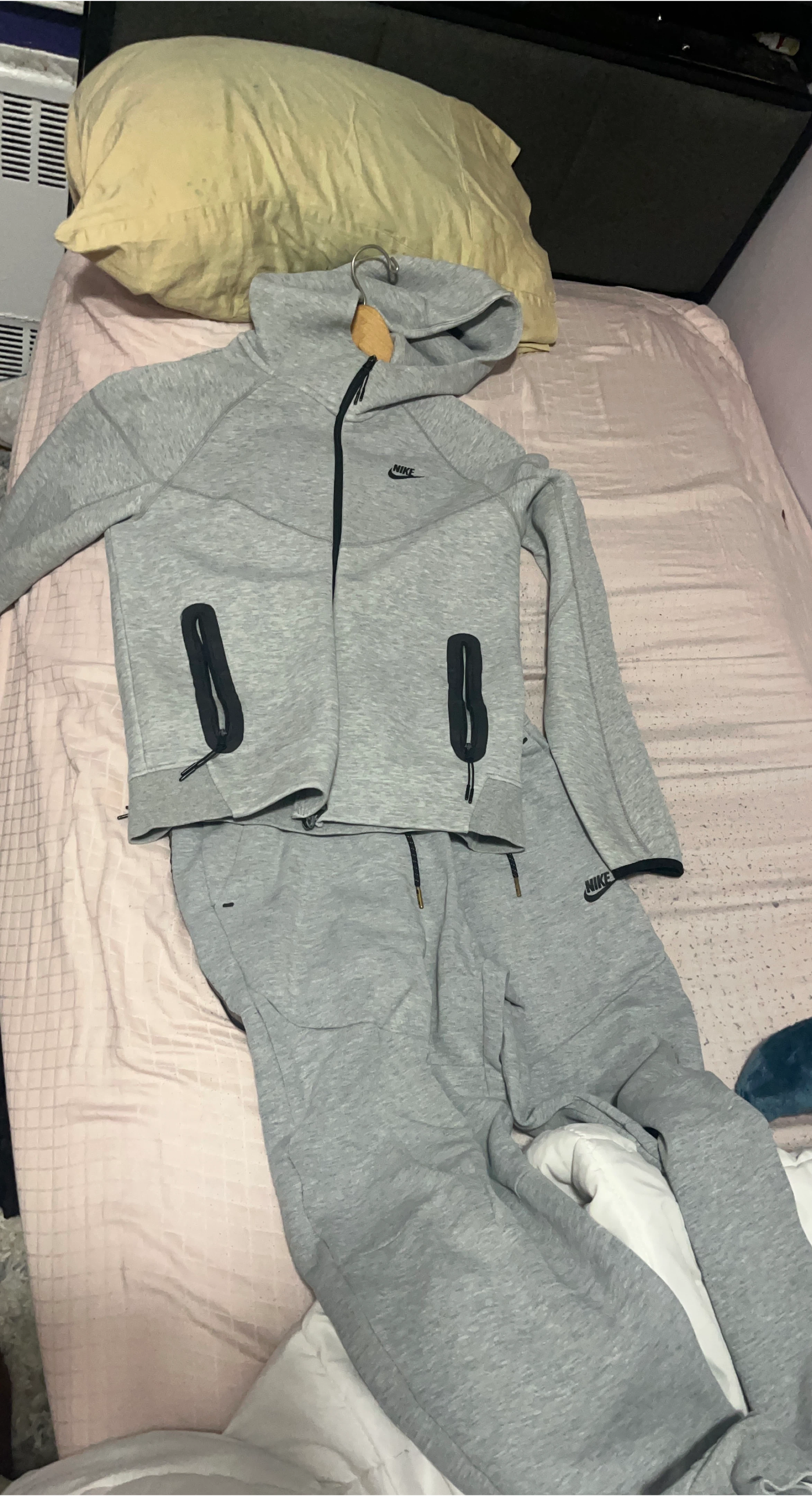 Nike Tech Fleece Gray Tracksuit