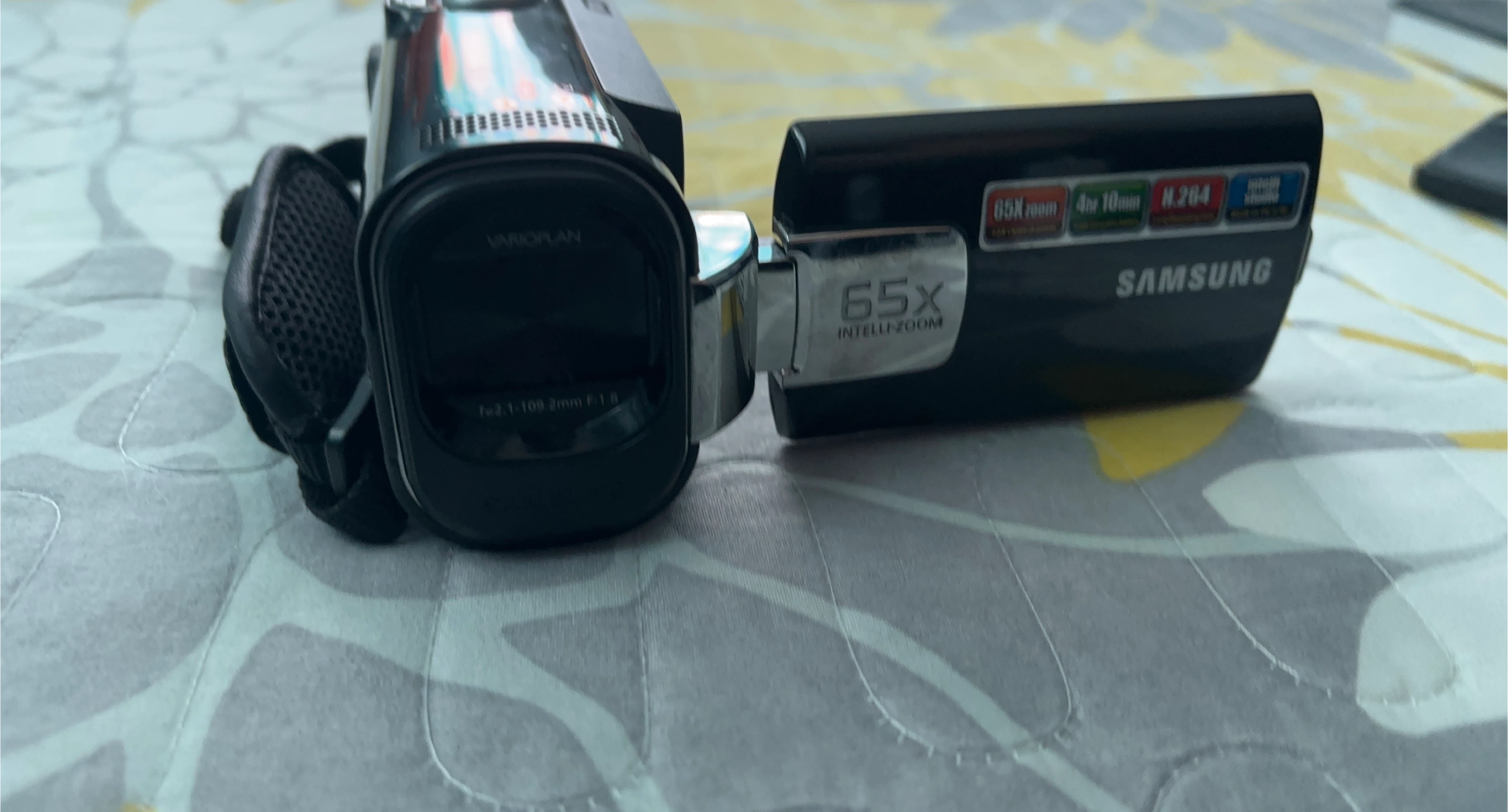 Samsung Camcorder 65X Intelli-Zoom