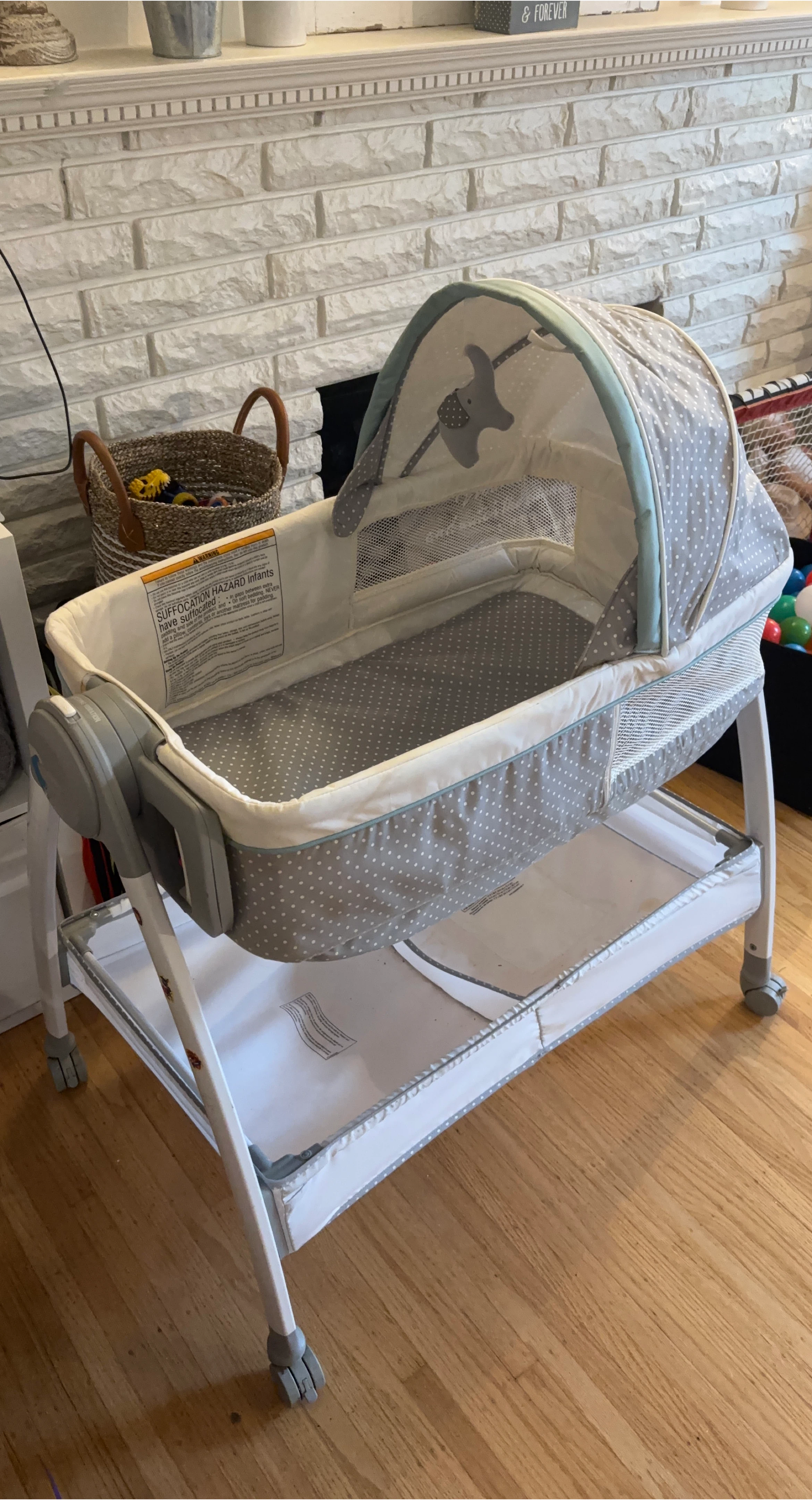 Infant Bassinet/Change table