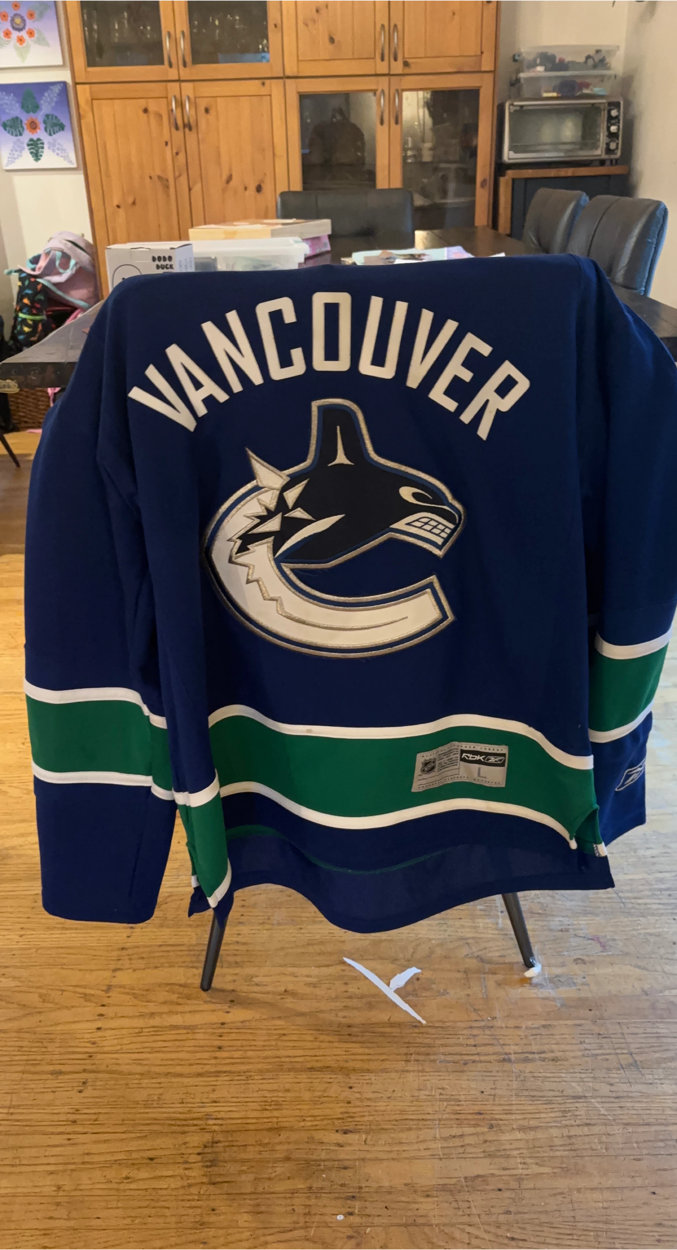 Vancouver Canucks Reebok Jersey - Size L