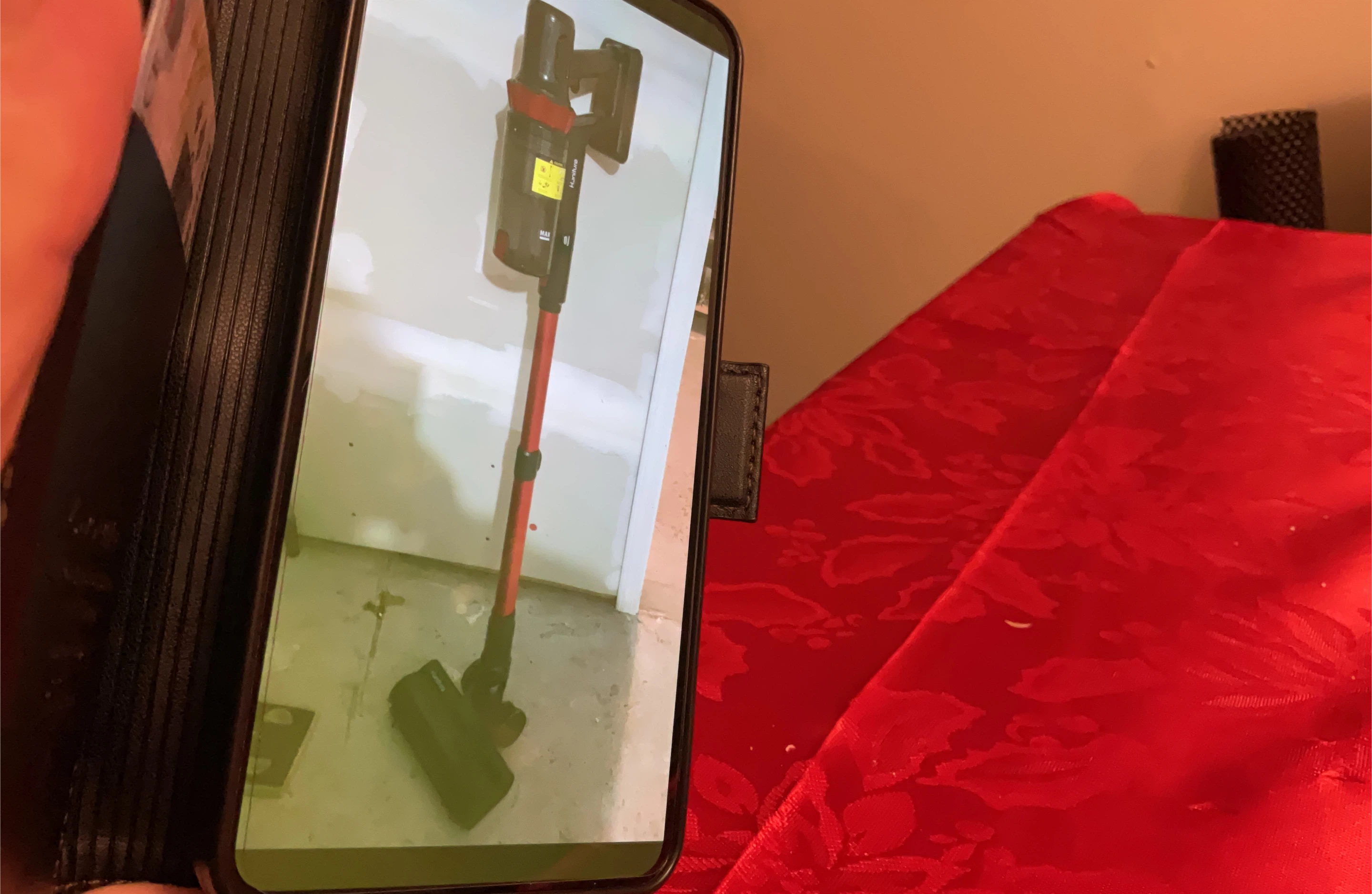 Hanuilve Cordless Stick Vacuum - Red