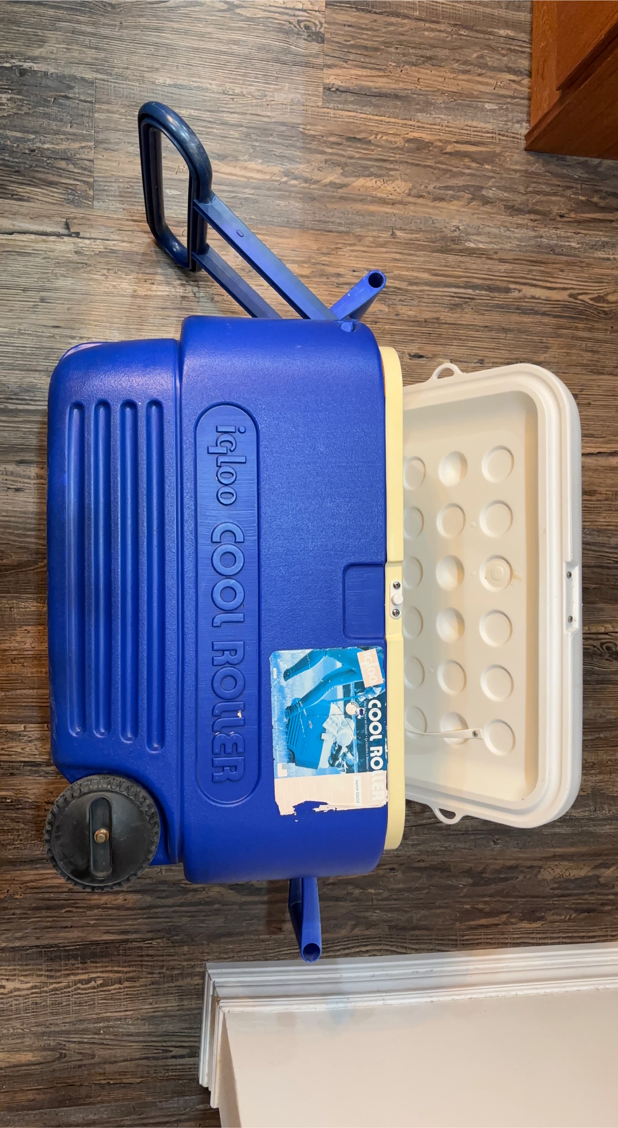 Igloo Cool Roller Cooler - Blue