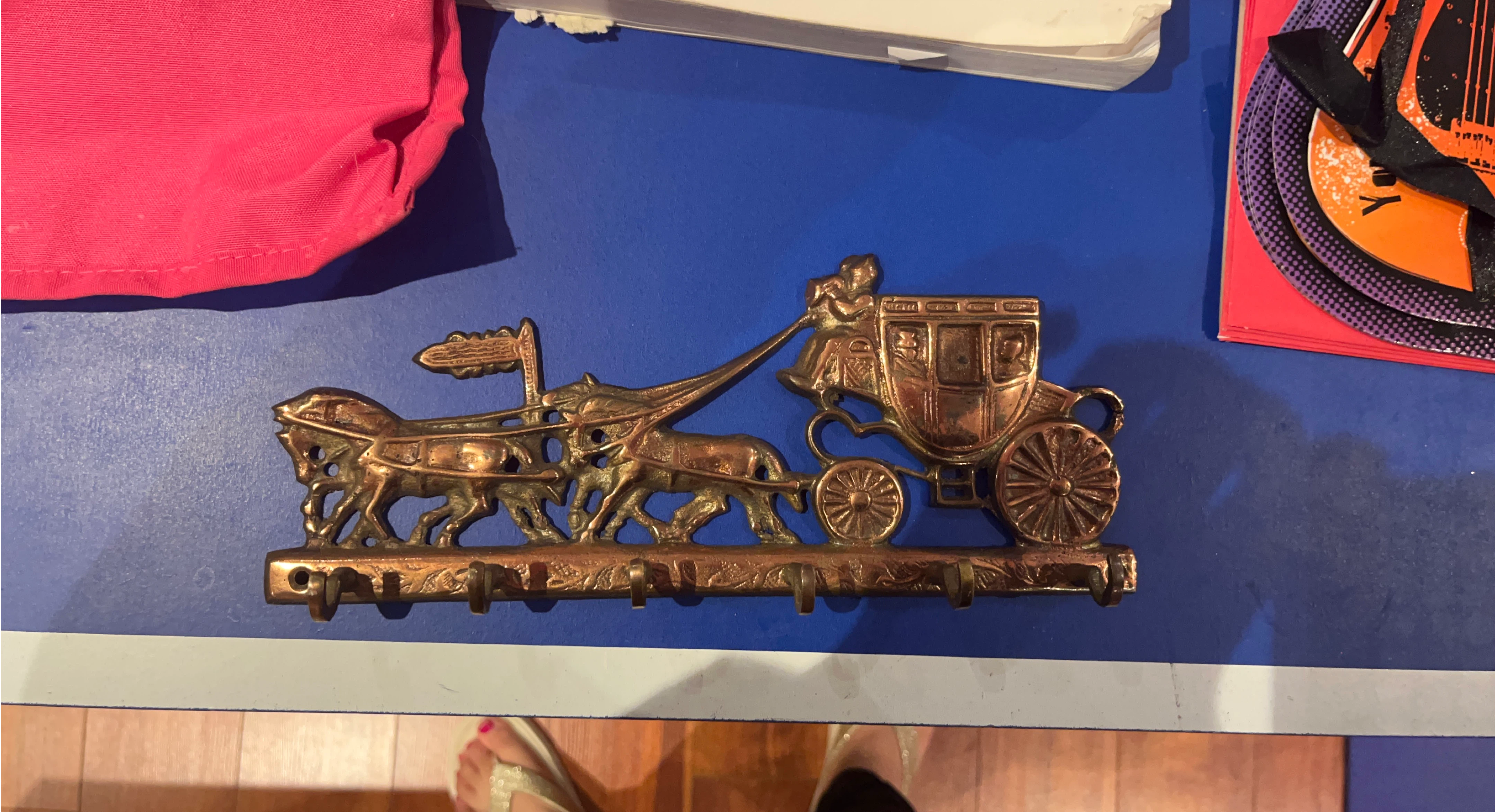 Vintage Metal Horse Carriage Key Holder