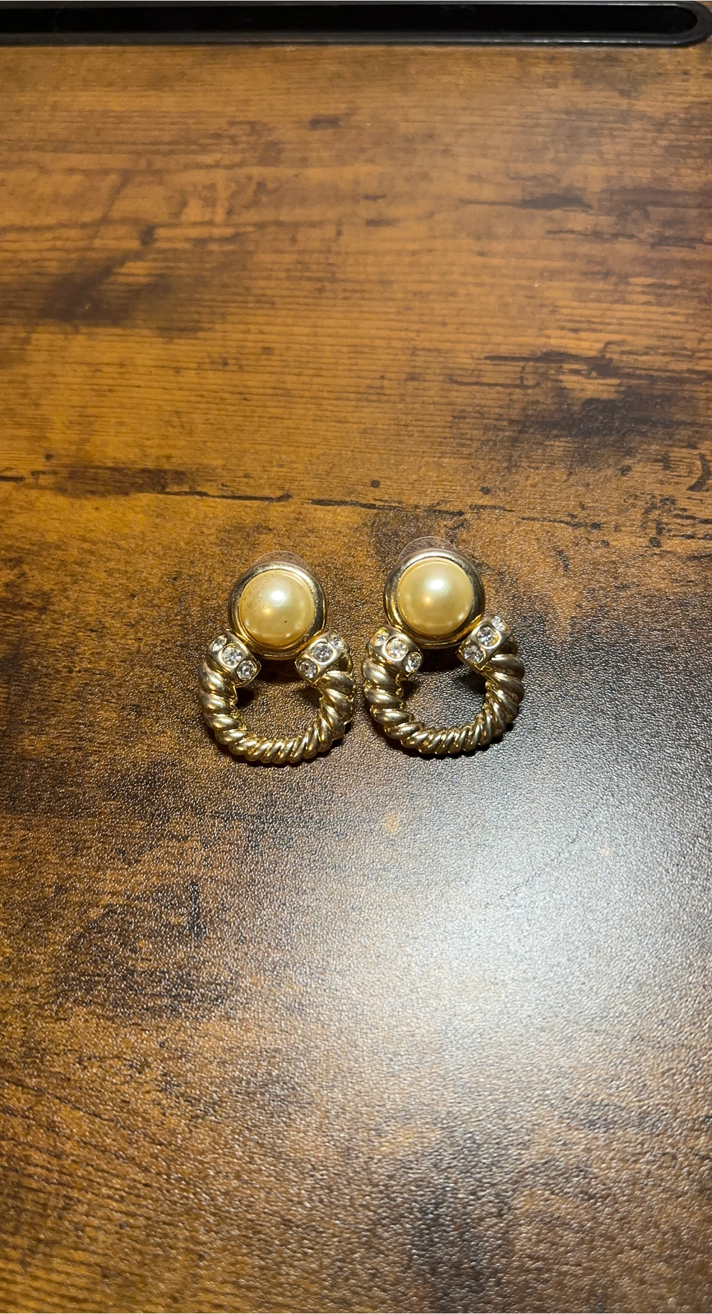 Vintage Gold Tone Pearl Earrings