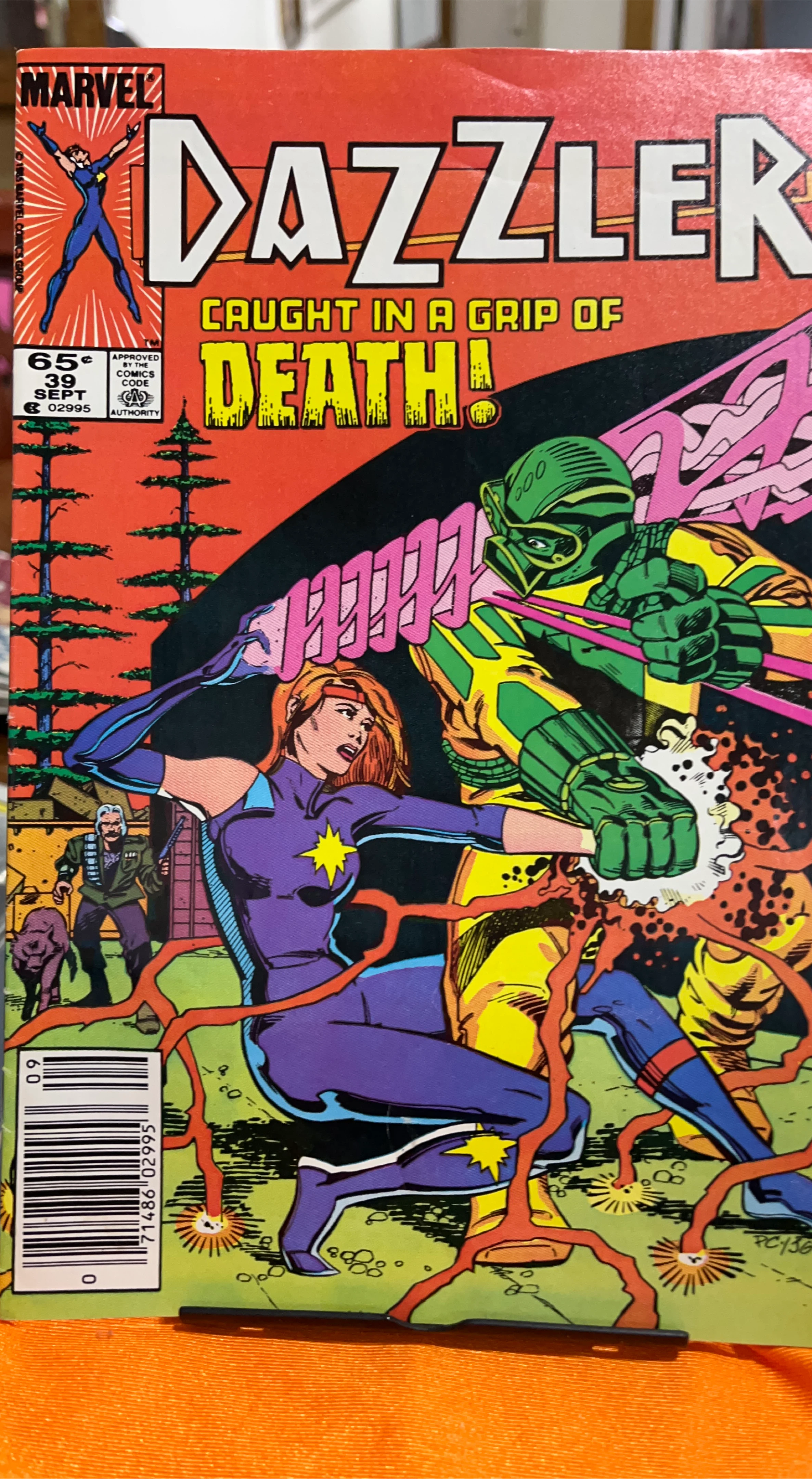 Dazzler Caught in a Grip of Death! Marvel Comic
