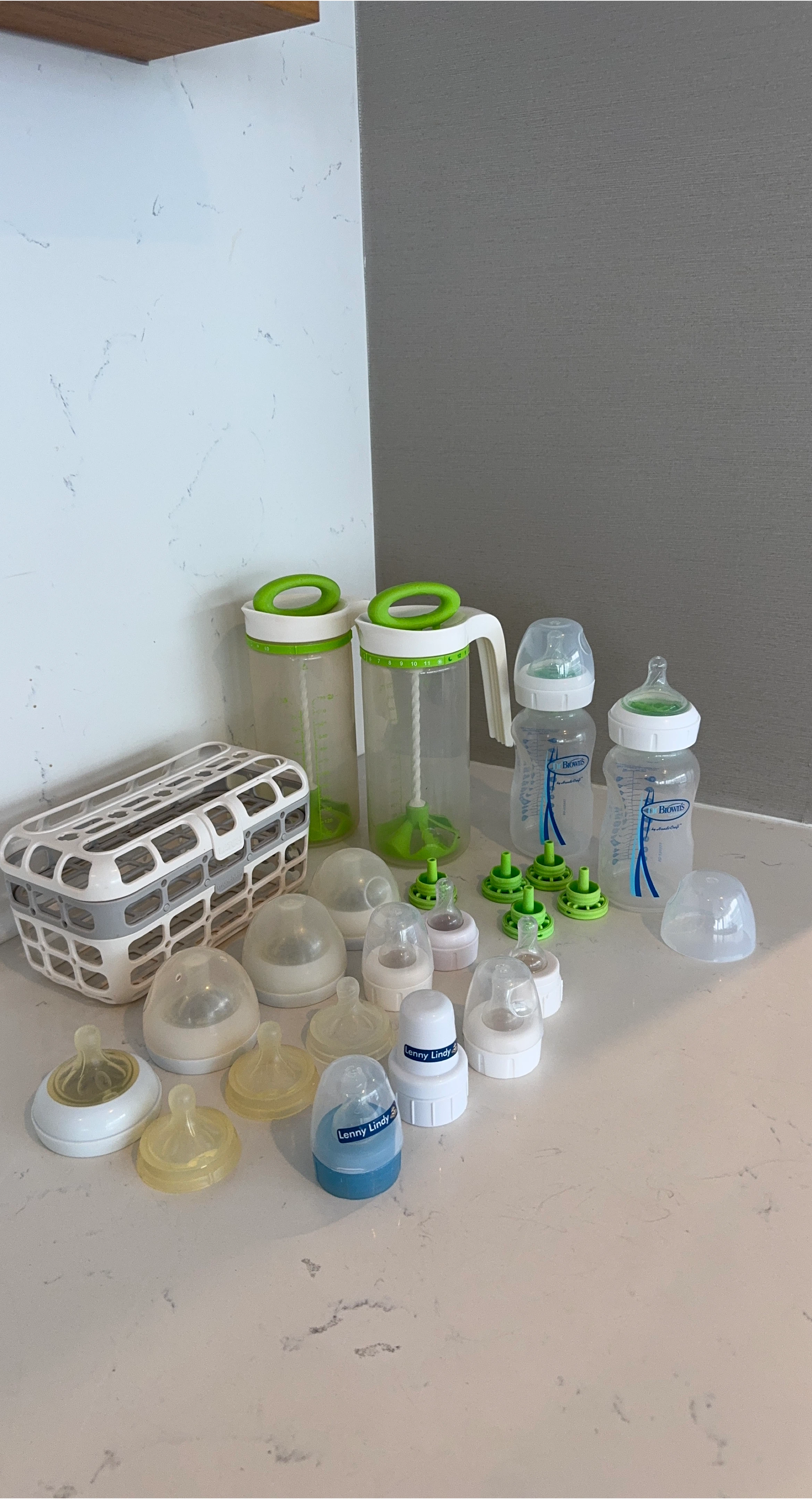 Complete Baby Feeding Kit – Bottles, Manual Pumps & Accessories