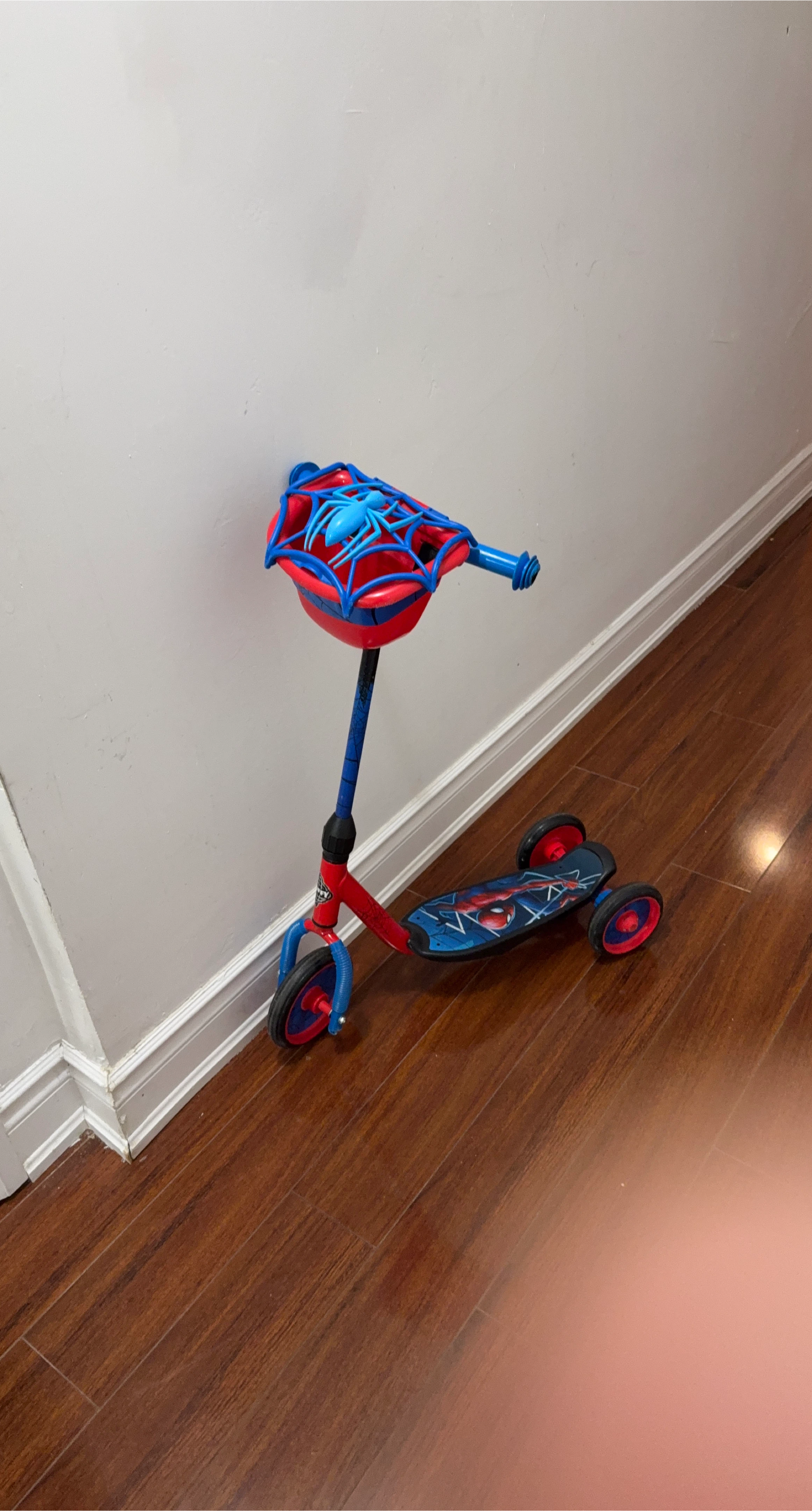 Spiderman 3-Wheel Scooter