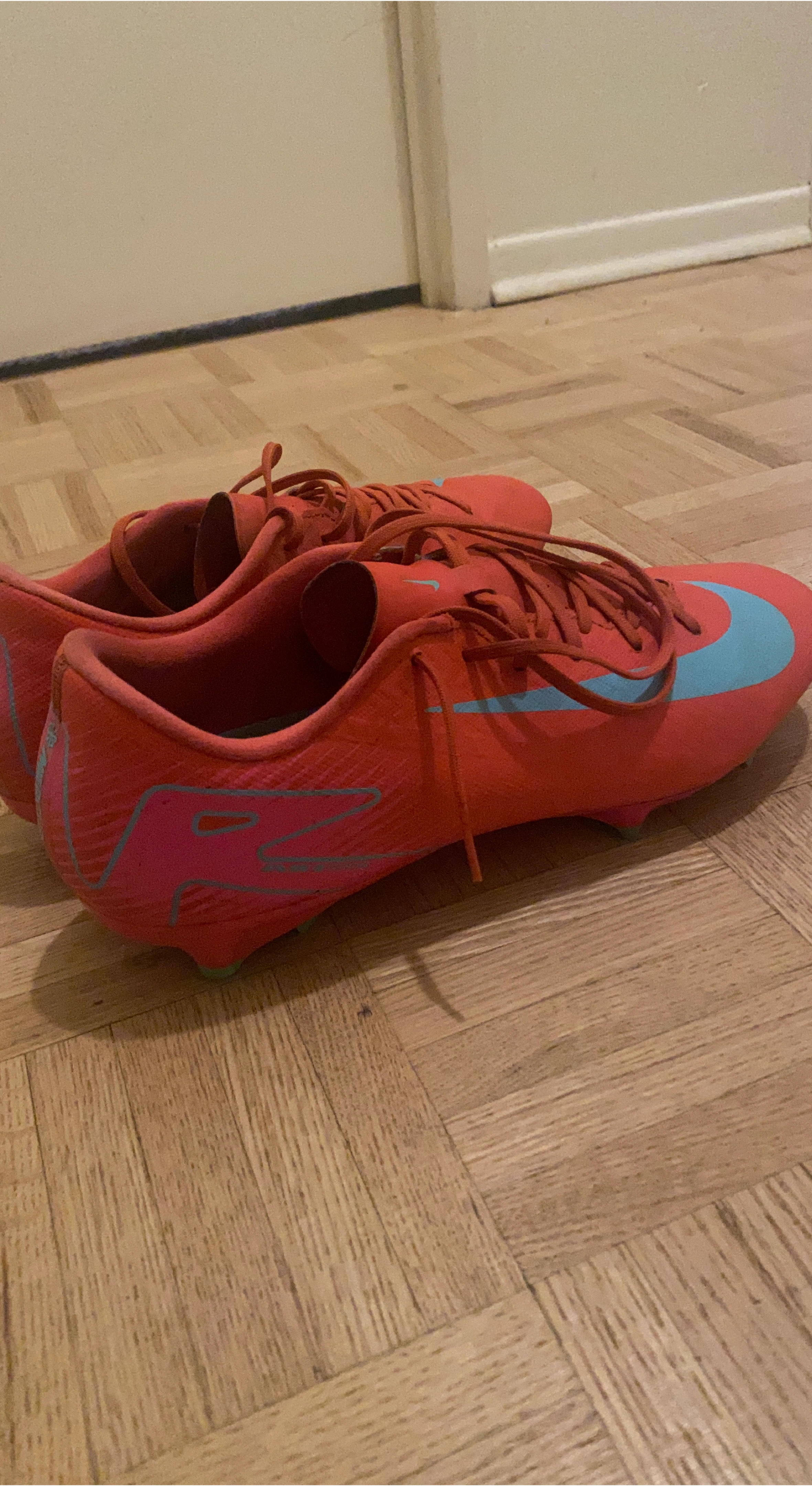 Size 9.5 Men’s Nike Mercurial Soccer Cleats - Pink