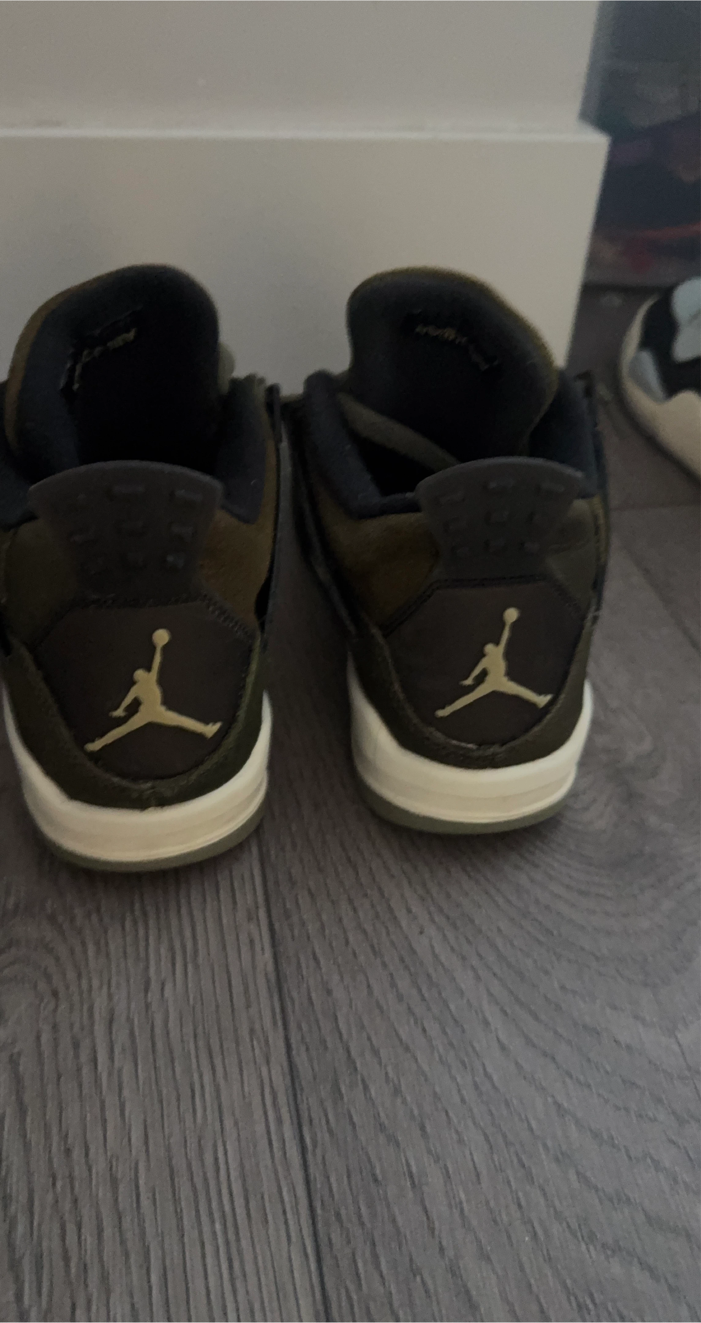 Jordan 4 Retro Olive Canvas Shoes size 6
