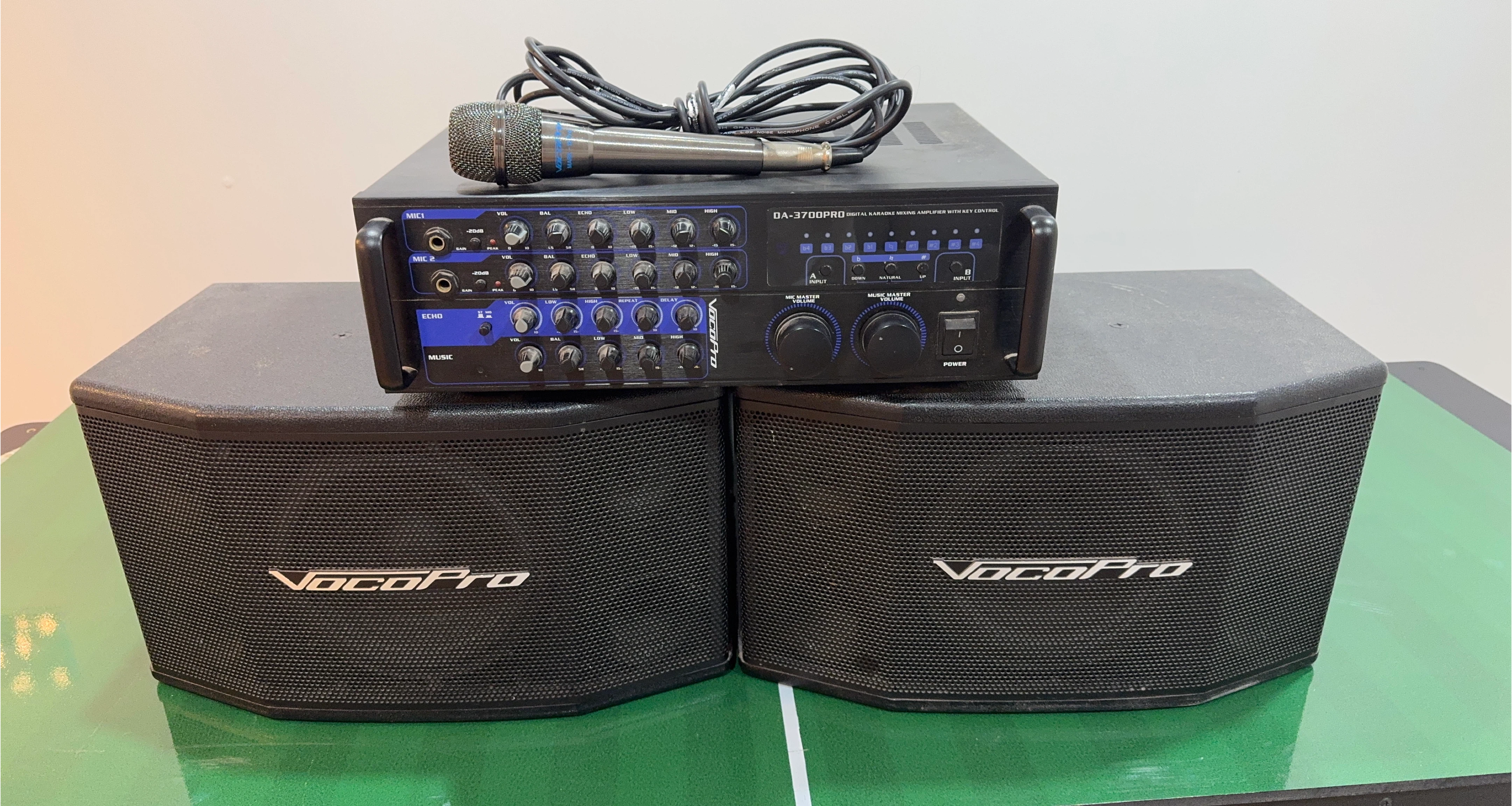 VocoPro DA-3700PRO Karaoke Mixing Amplifier with Speakers & Mic