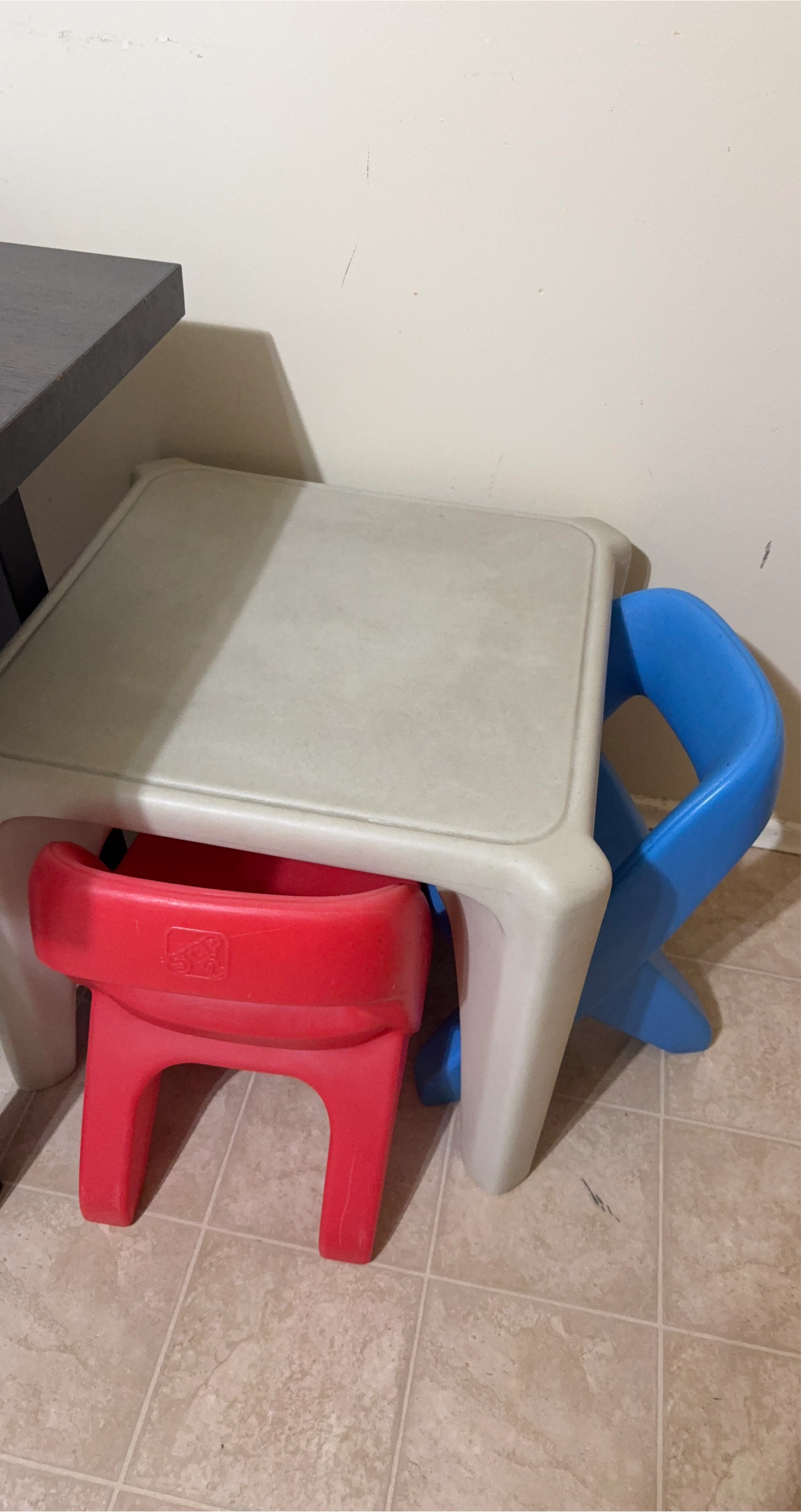 Step2 Table & Chair Set - Kids
