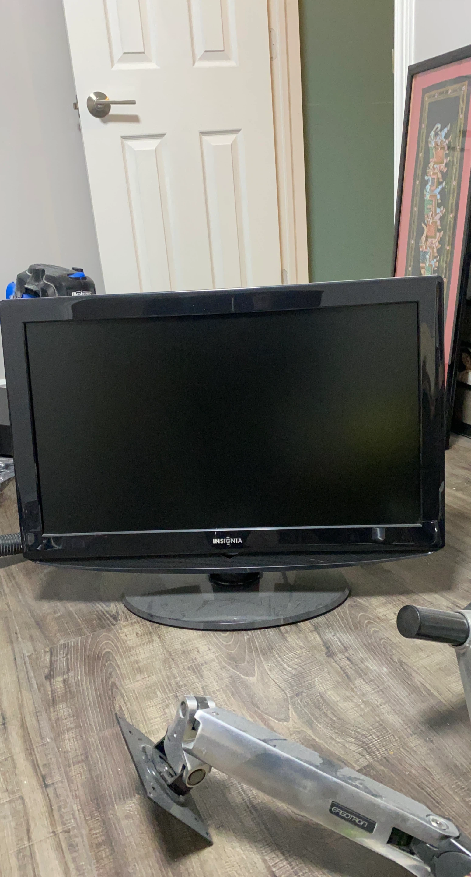Insignia 24-inch HD TV