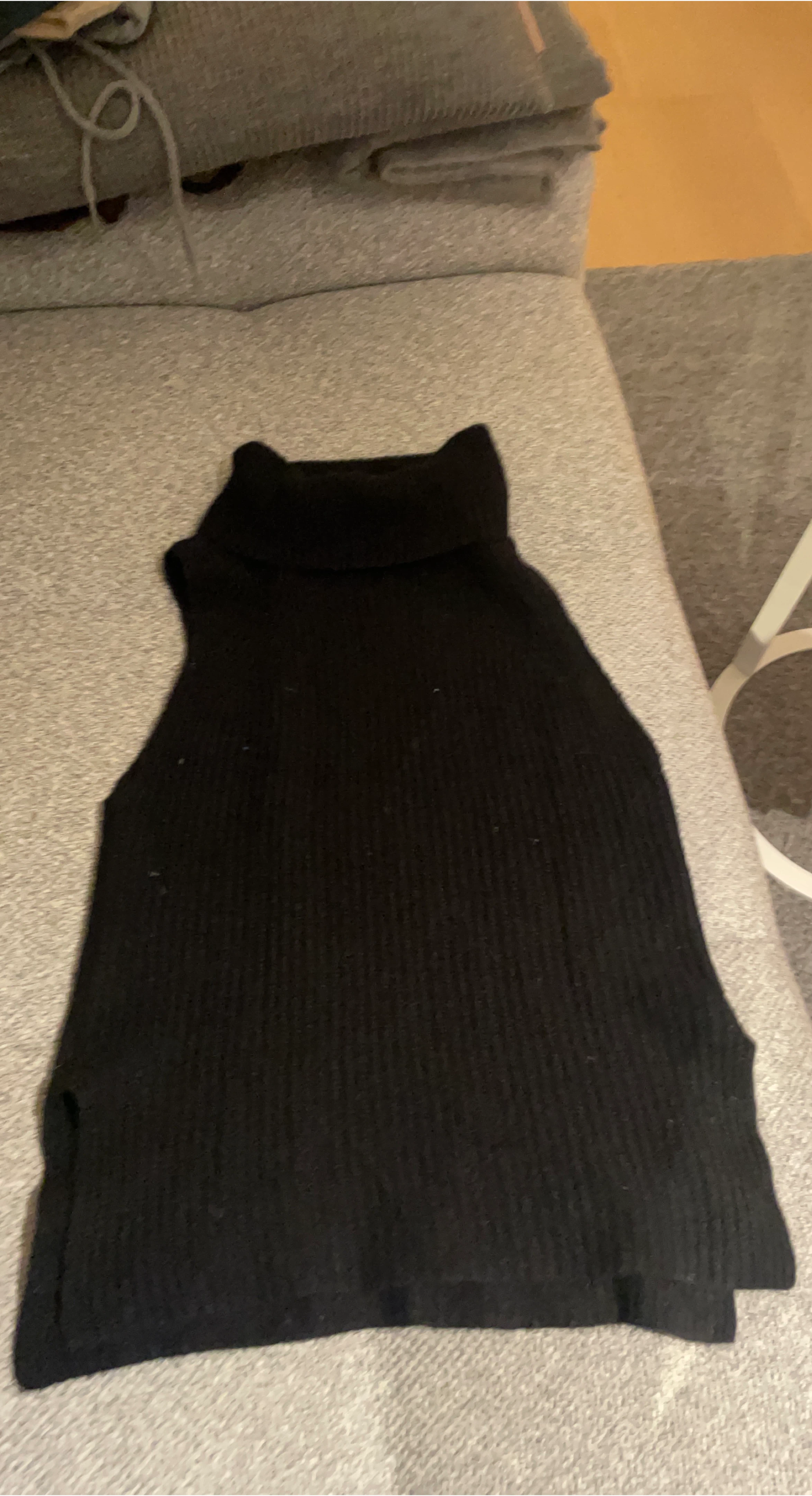 360Cashmere Black Turtleneck - Size Small