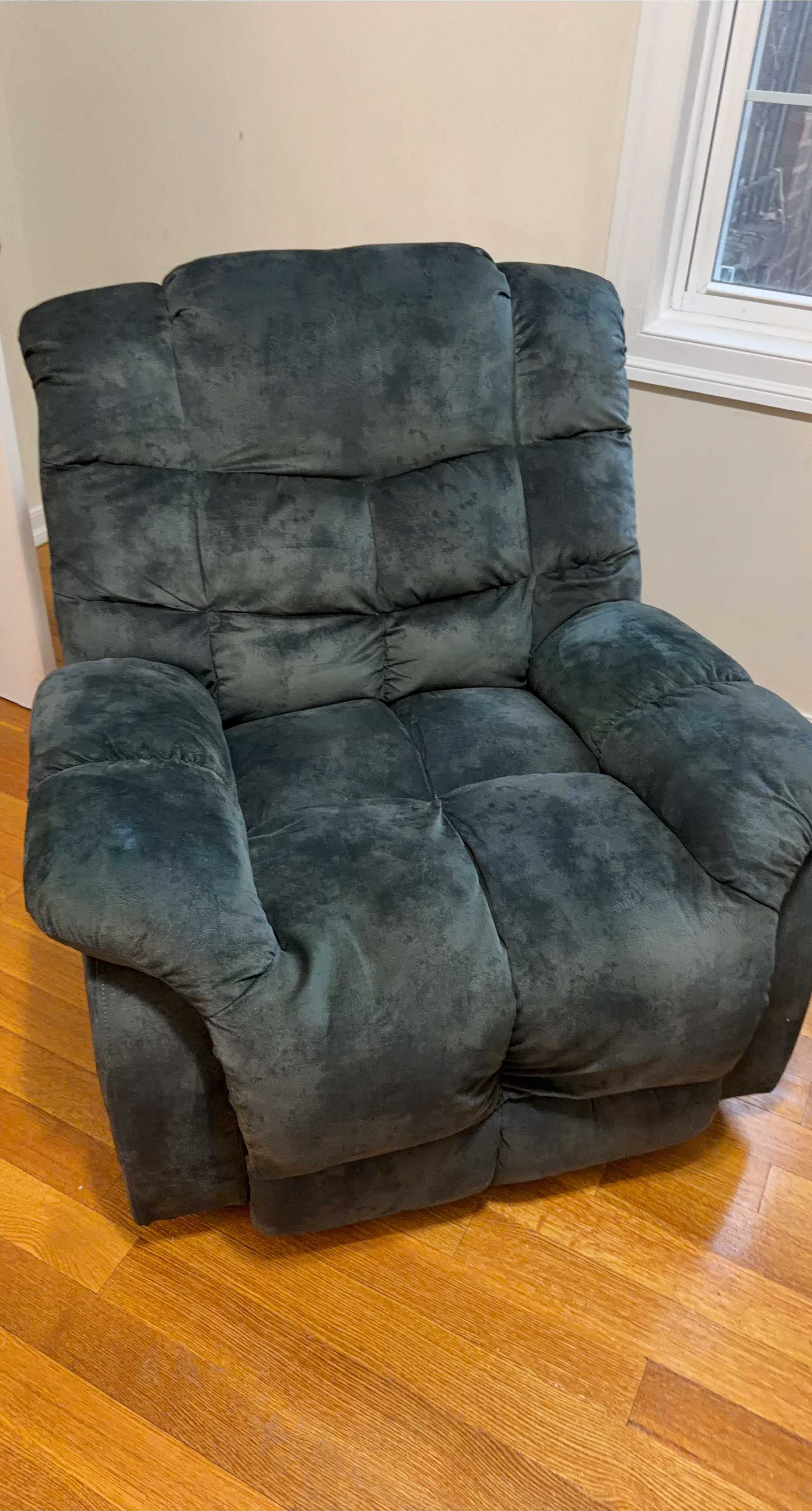 Plush Forest Green Recliner Chair