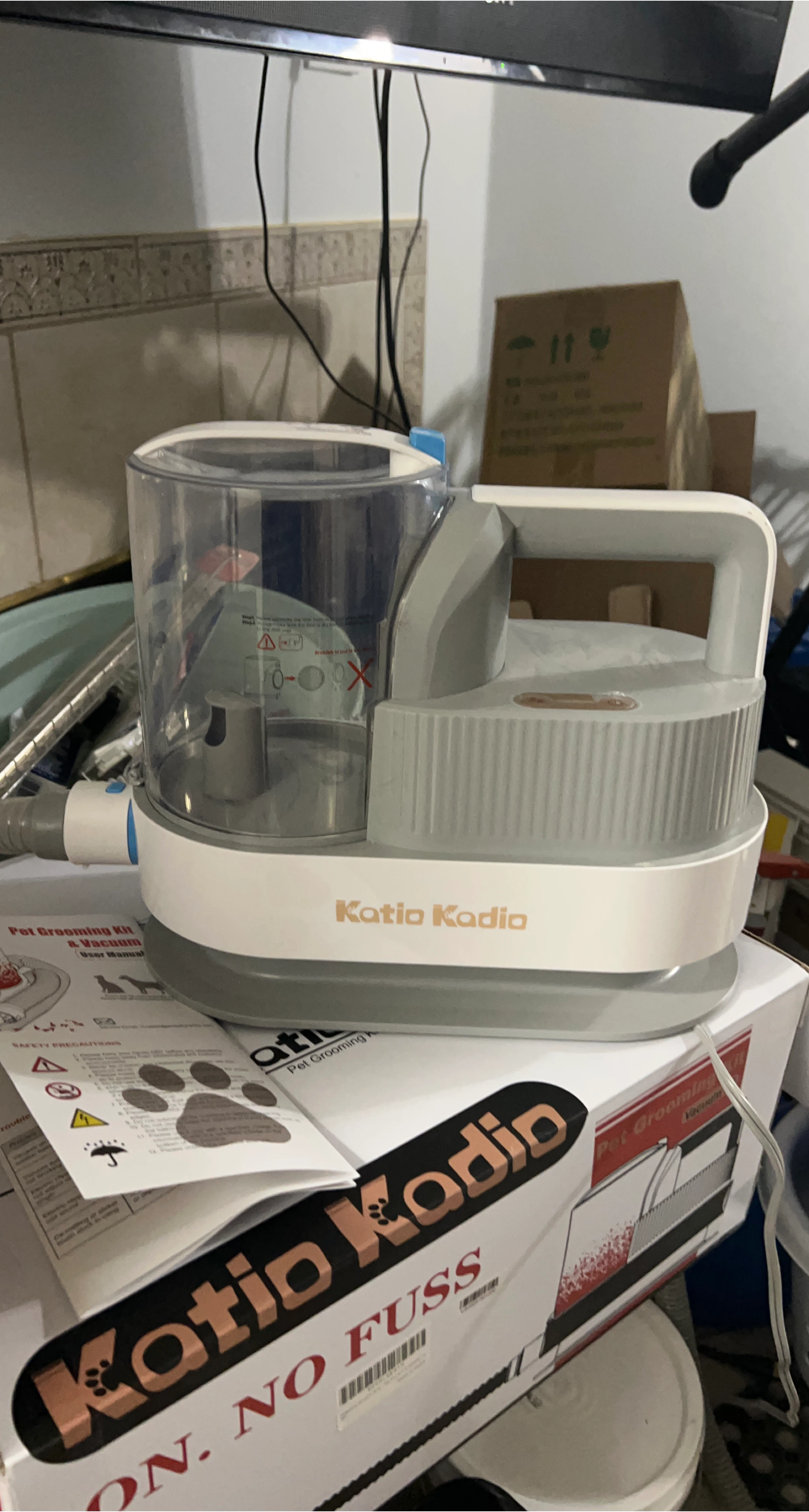 Katio Kadia Pet Grooming Kit & Vacuum