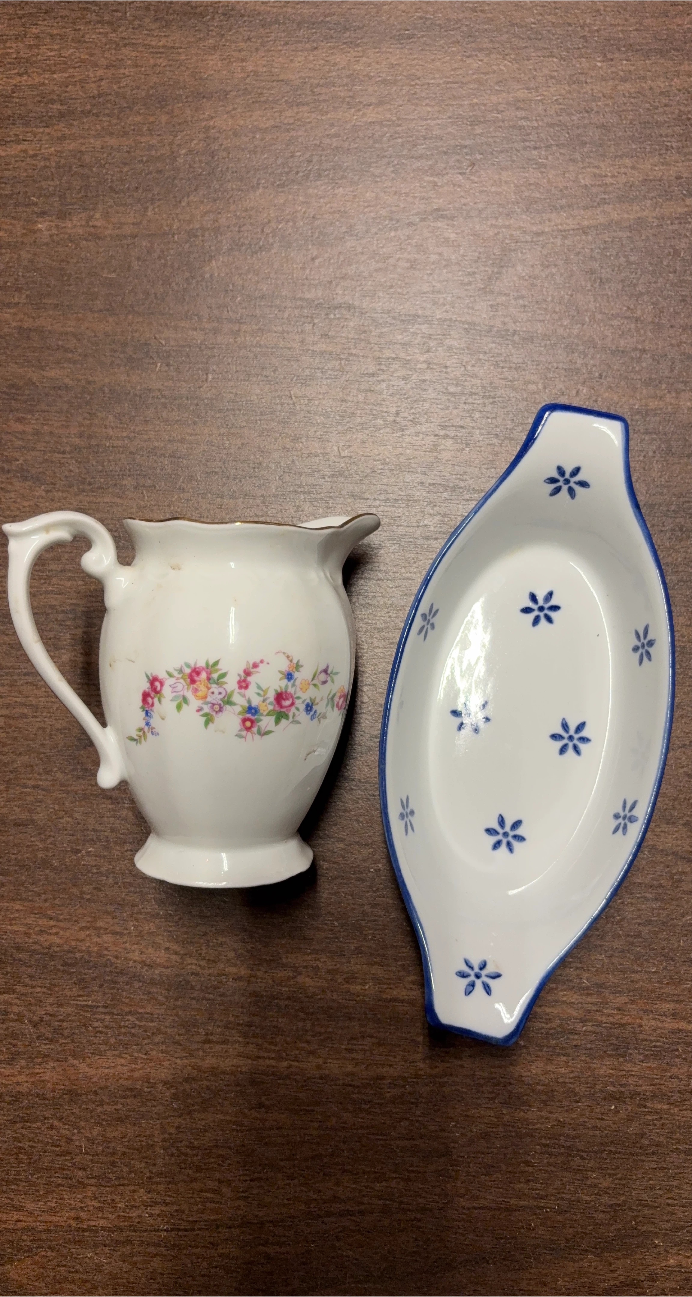 🆓Floral Creamer and Dish Set