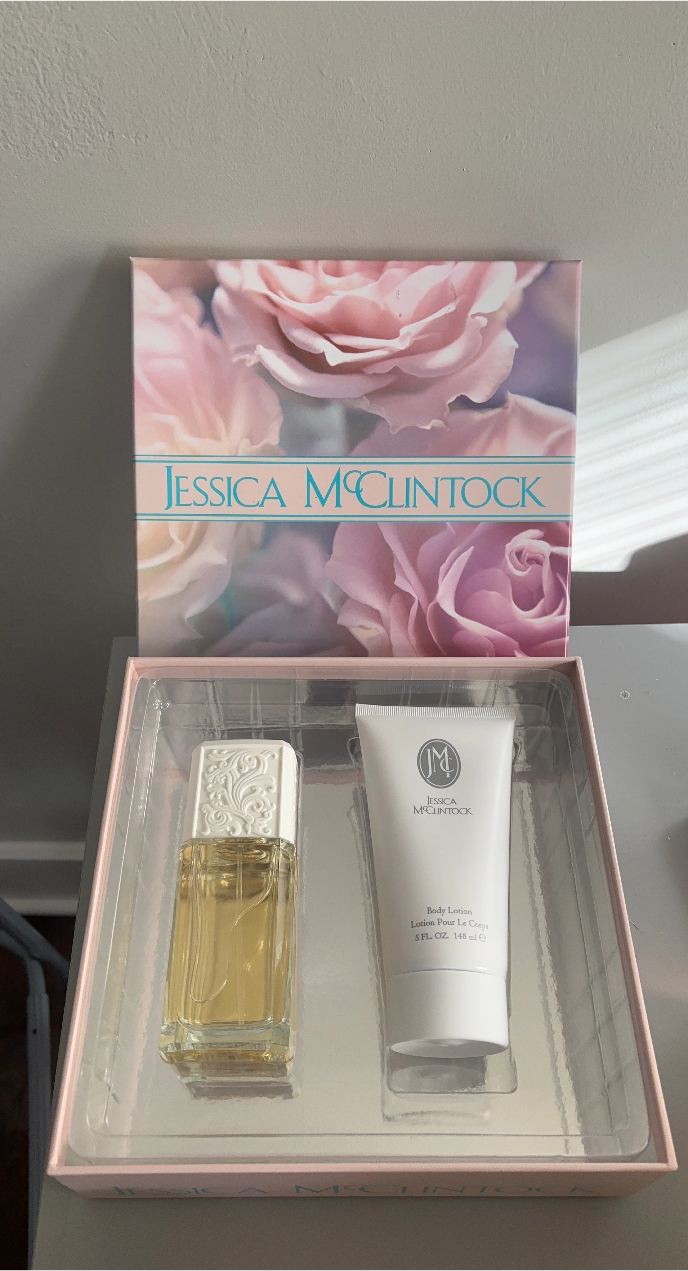 New Jessica McClintock Perfume & Body Lotion Set